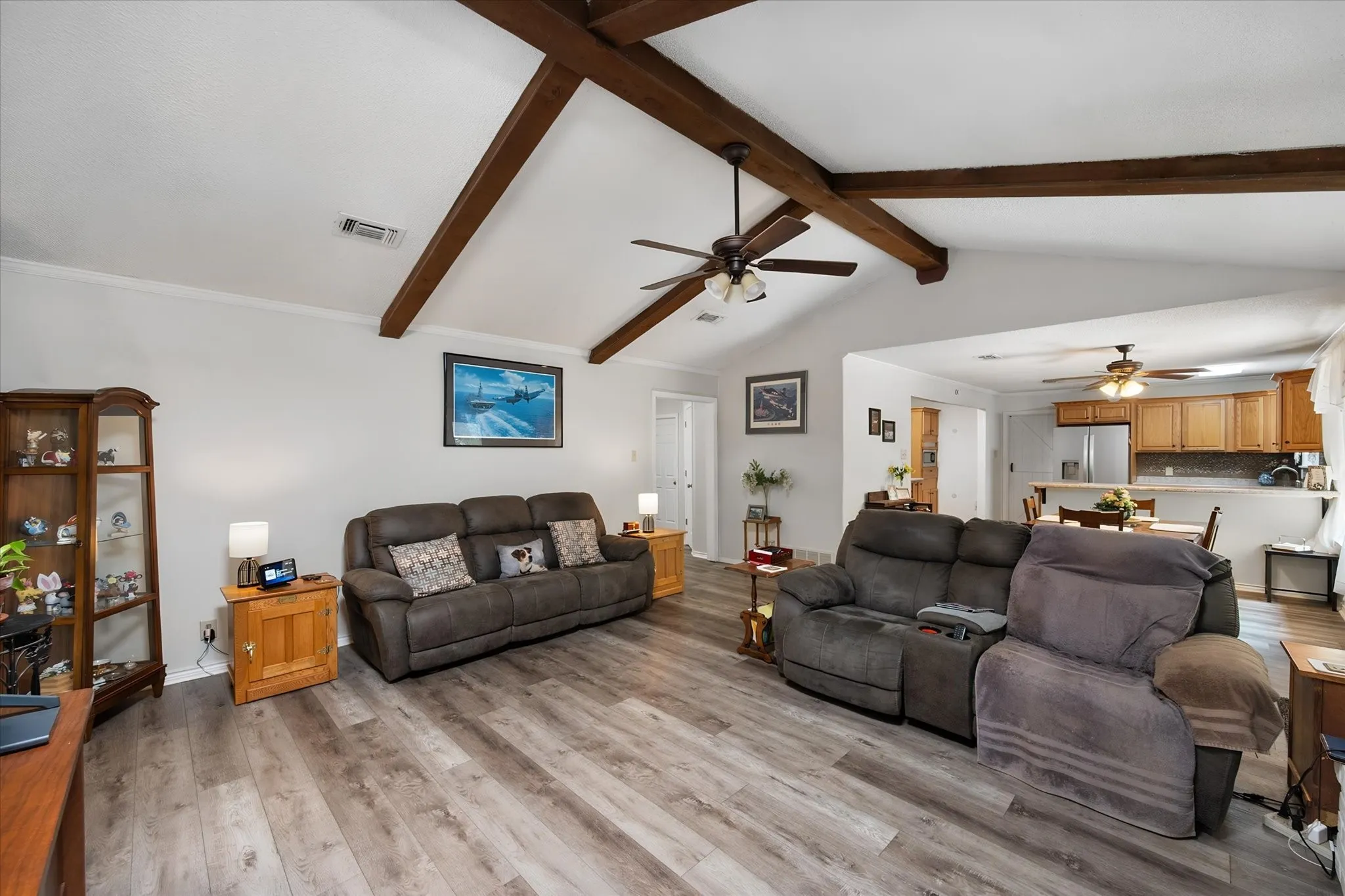 Single Family Residence For Sale in Johnson County , 902 Greenbriar Drive, Joshua, Texas 76058, 3 Bedroom, 2 Bathroom, 3 Garage spaces, 2,152 Sqft, built in 1973, mls#21345500, Real Estate Agent in Joshua, Homes For Sale in Johnson county, Homes For Sale in Joshua, Realtor in Joshua Texas, Real Estate Brokerage Independent Realty Texas, Luminita Cordes Realtor
