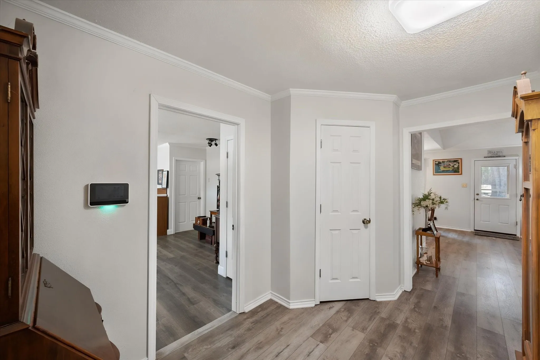 Single Family Residence For Sale in Johnson County , 902 Greenbriar Drive, Joshua, Texas 76058, 3 Bedroom, 2 Bathroom, 3 Garage spaces, 2,152 Sqft, built in 1973, mls#21345500, Real Estate Agent in Joshua, Homes For Sale in Johnson county, Homes For Sale in Joshua, Realtor in Joshua Texas, Real Estate Brokerage Independent Realty Texas, Luminita Cordes Realtor
