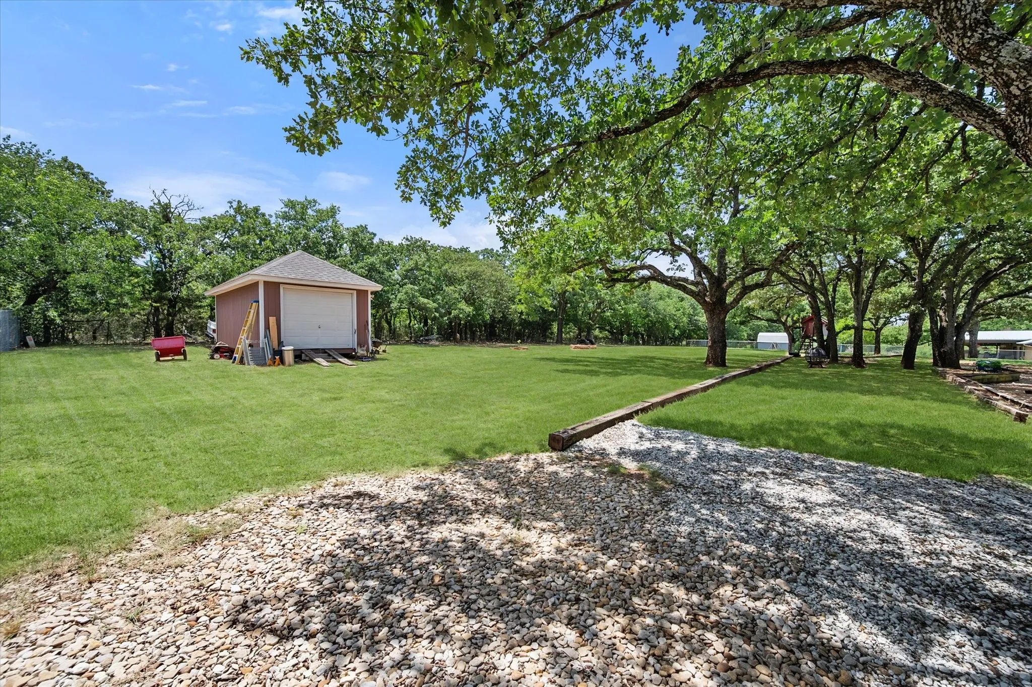 Single Family Residence For Sale in Johnson County , 902 Greenbriar Drive, Joshua, Texas 76058, 3 Bedroom, 2 Bathroom, 3 Garage spaces, 2,152 Sqft, built in 1973, mls#21345500, Real Estate Agent in Joshua, Homes For Sale in Johnson county, Homes For Sale in Joshua, Realtor in Joshua Texas, Real Estate Brokerage Independent Realty Texas, Luminita Cordes Realtor