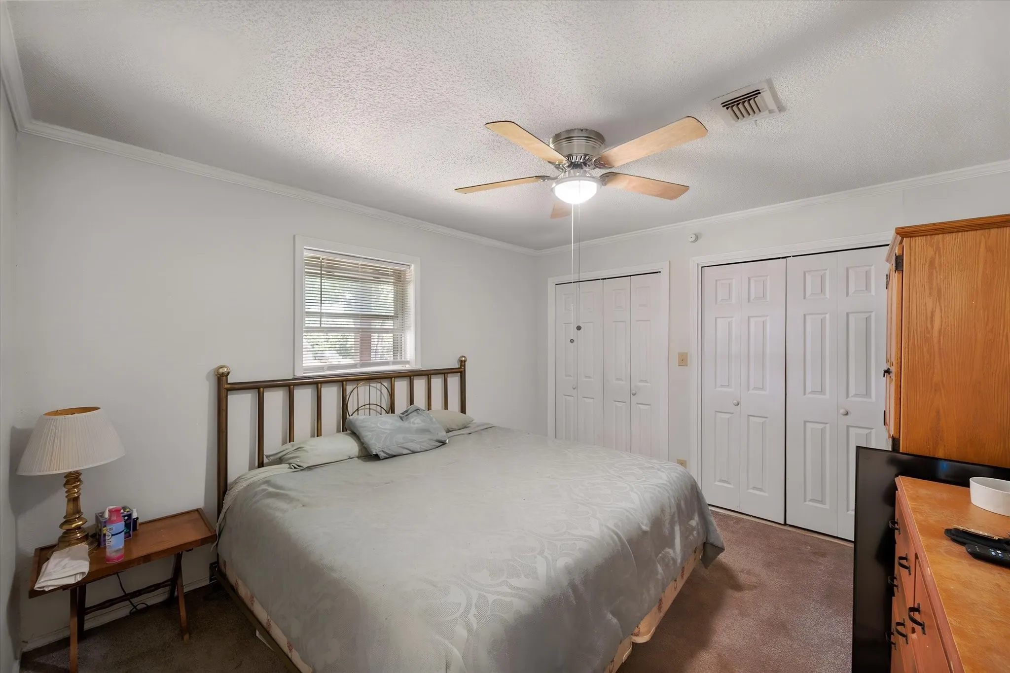 Single Family Residence For Sale in Johnson County , 902 Greenbriar Drive, Joshua, Texas 76058, 3 Bedroom, 2 Bathroom, 3 Garage spaces, 2,152 Sqft, built in 1973, mls#21345500, Real Estate Agent in Joshua, Homes For Sale in Johnson county, Homes For Sale in Joshua, Realtor in Joshua Texas, Real Estate Brokerage Independent Realty Texas, Luminita Cordes Realtor