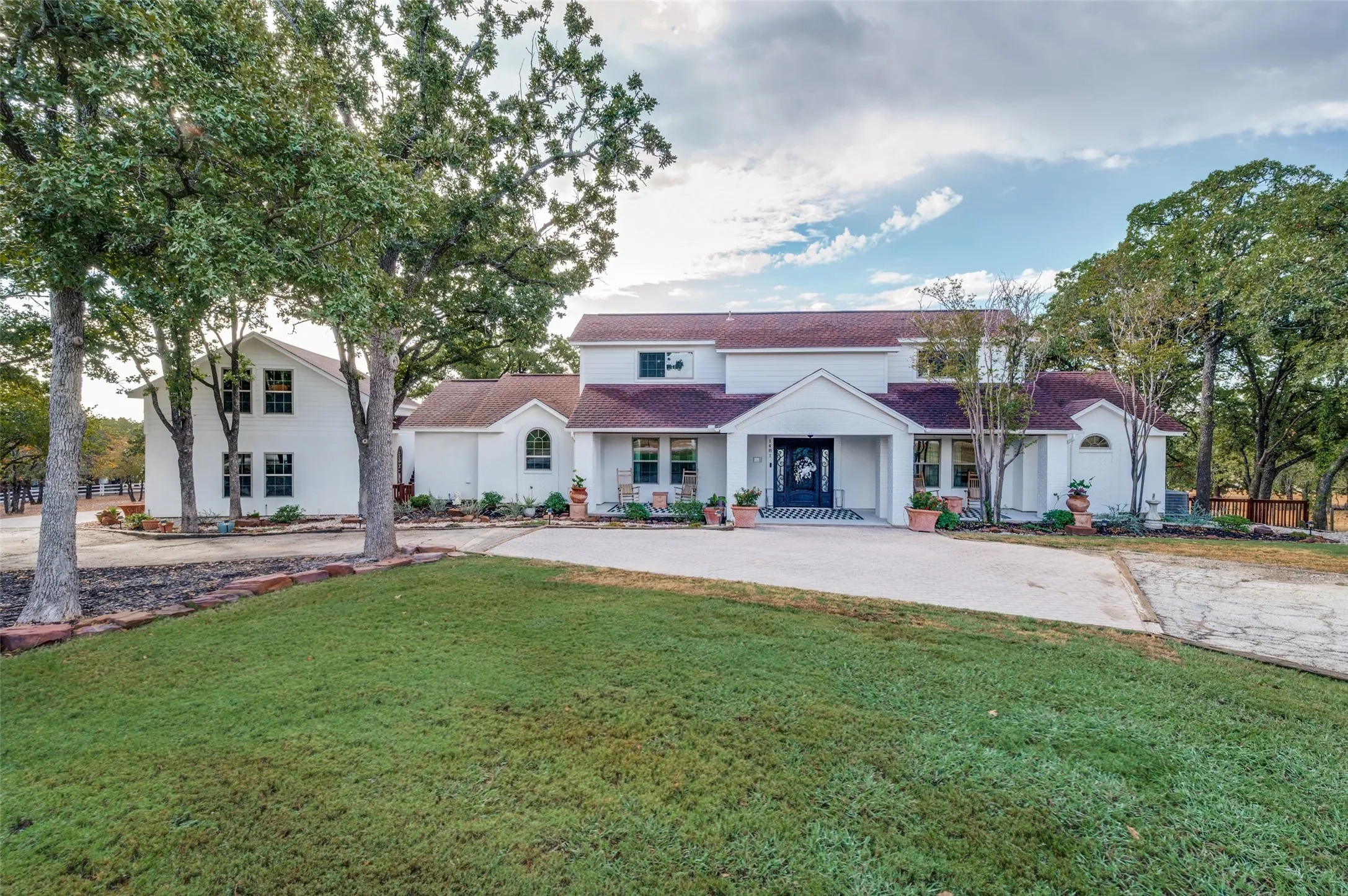 Single Family Residence For Sale in Denton County , 1481 Rolling Acres Drive, Argyle, Texas 76226, 4 Bedroom, 4 Bathroom, 2 Garage spaces, 3,104 Sqft, built in 1982, mls#21345325, Real Estate Agent in Argyle, Homes For Sale in Denton county, Homes For Sale in Argyle, Realtor in Argyle Texas, Real Estate Brokerage Independent Realty Texas, Luminita Cordes Realtor
