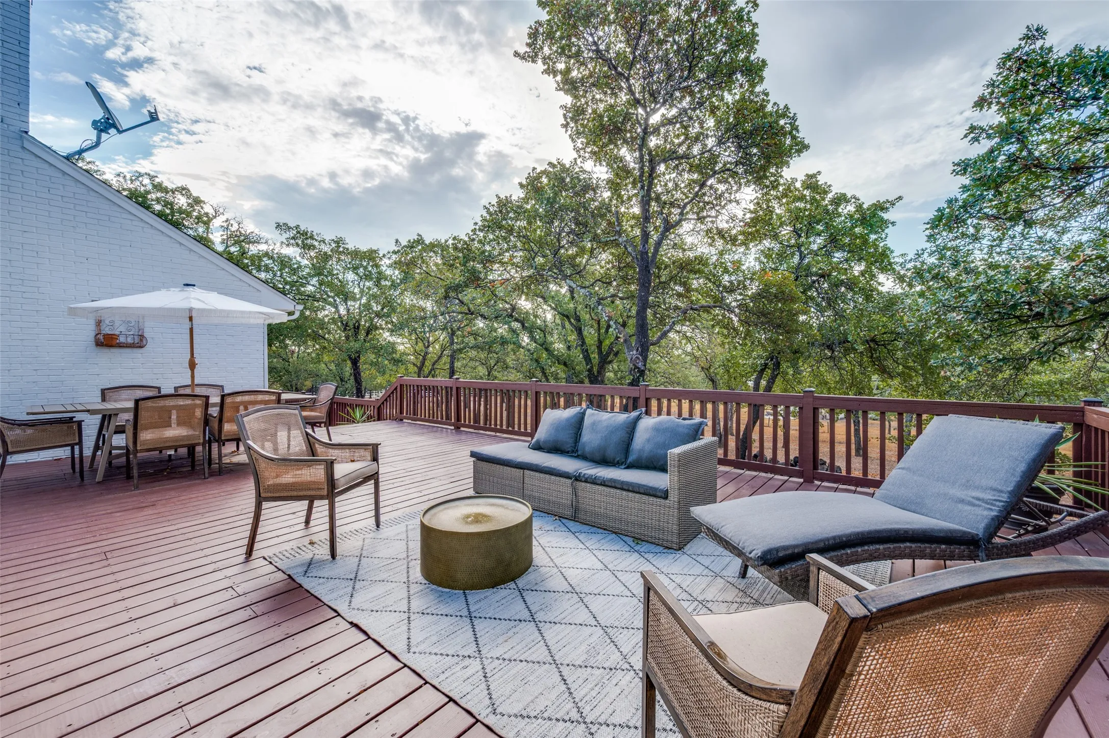 Single Family Residence For Sale in Denton County , 1481 Rolling Acres Drive, Argyle, Texas 76226, 4 Bedroom, 4 Bathroom, 2 Garage spaces, 3,104 Sqft, built in 1982, mls#21345325, Real Estate Agent in Argyle, Homes For Sale in Denton county, Homes For Sale in Argyle, Realtor in Argyle Texas, Real Estate Brokerage Independent Realty Texas, Luminita Cordes Realtor