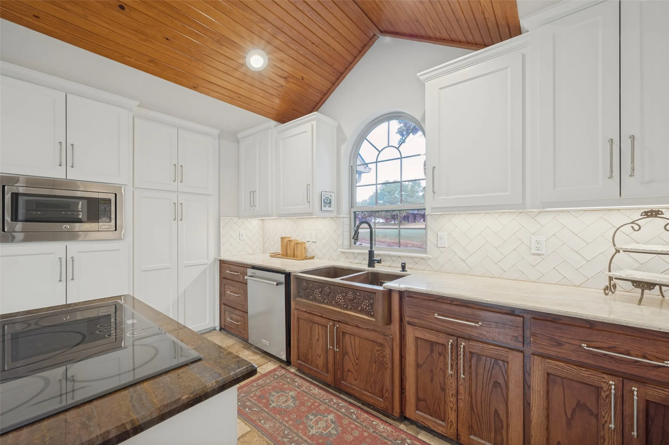 Single Family Residence For Sale in Denton County , 1481 Rolling Acres Drive, Argyle, Texas 76226, 4 Bedroom, 4 Bathroom, 2 Garage spaces, 3,104 Sqft, built in 1982, mls#21345325, Real Estate Agent in Argyle, Homes For Sale in Denton county, Homes For Sale in Argyle, Realtor in Argyle Texas, Real Estate Brokerage Independent Realty Texas, Luminita Cordes Realtor