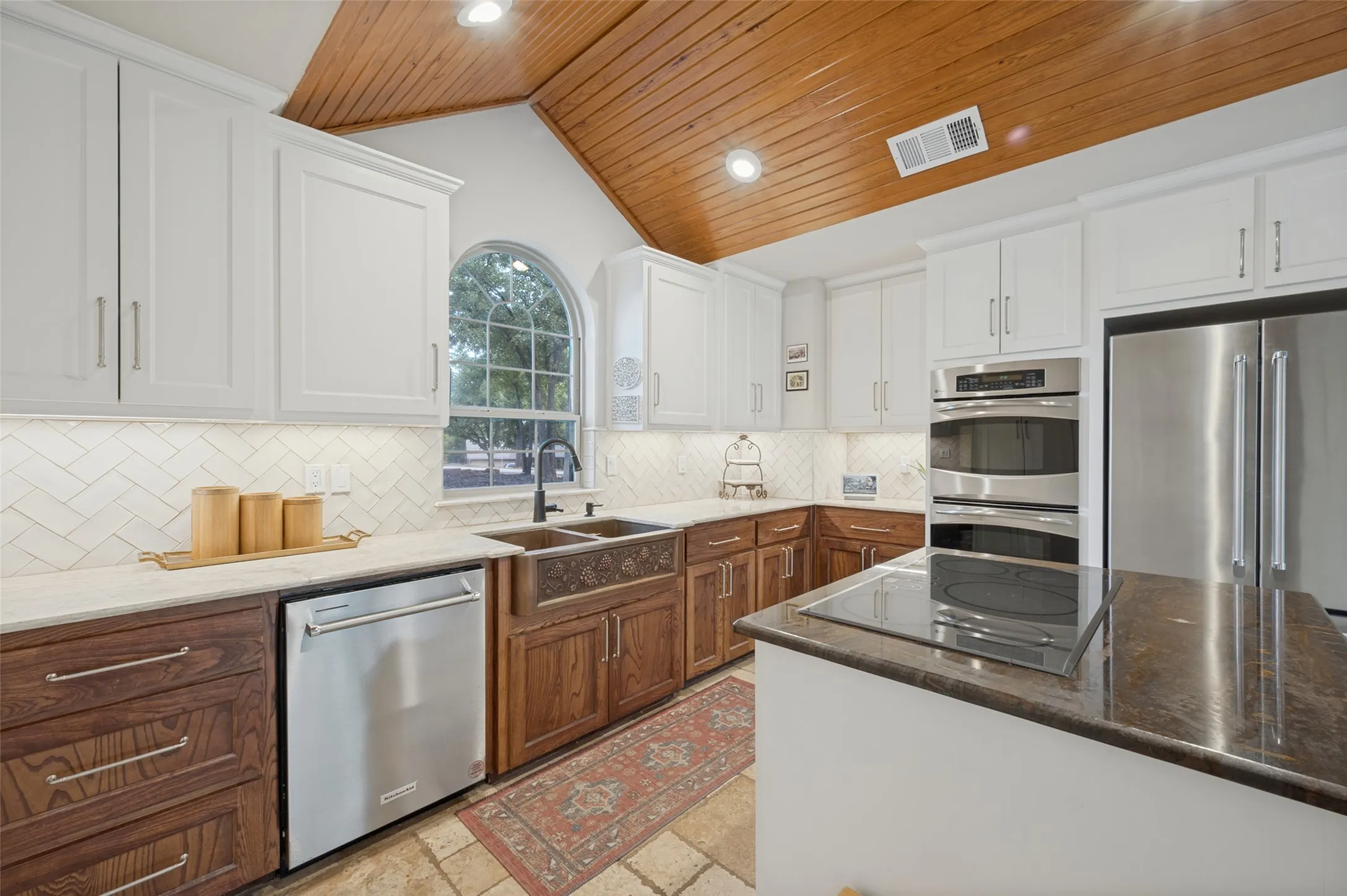 Single Family Residence For Sale in Denton County , 1481 Rolling Acres Drive, Argyle, Texas 76226, 4 Bedroom, 4 Bathroom, 2 Garage spaces, 3,104 Sqft, built in 1982, mls#21345325, Real Estate Agent in Argyle, Homes For Sale in Denton county, Homes For Sale in Argyle, Realtor in Argyle Texas, Real Estate Brokerage Independent Realty Texas, Luminita Cordes Realtor