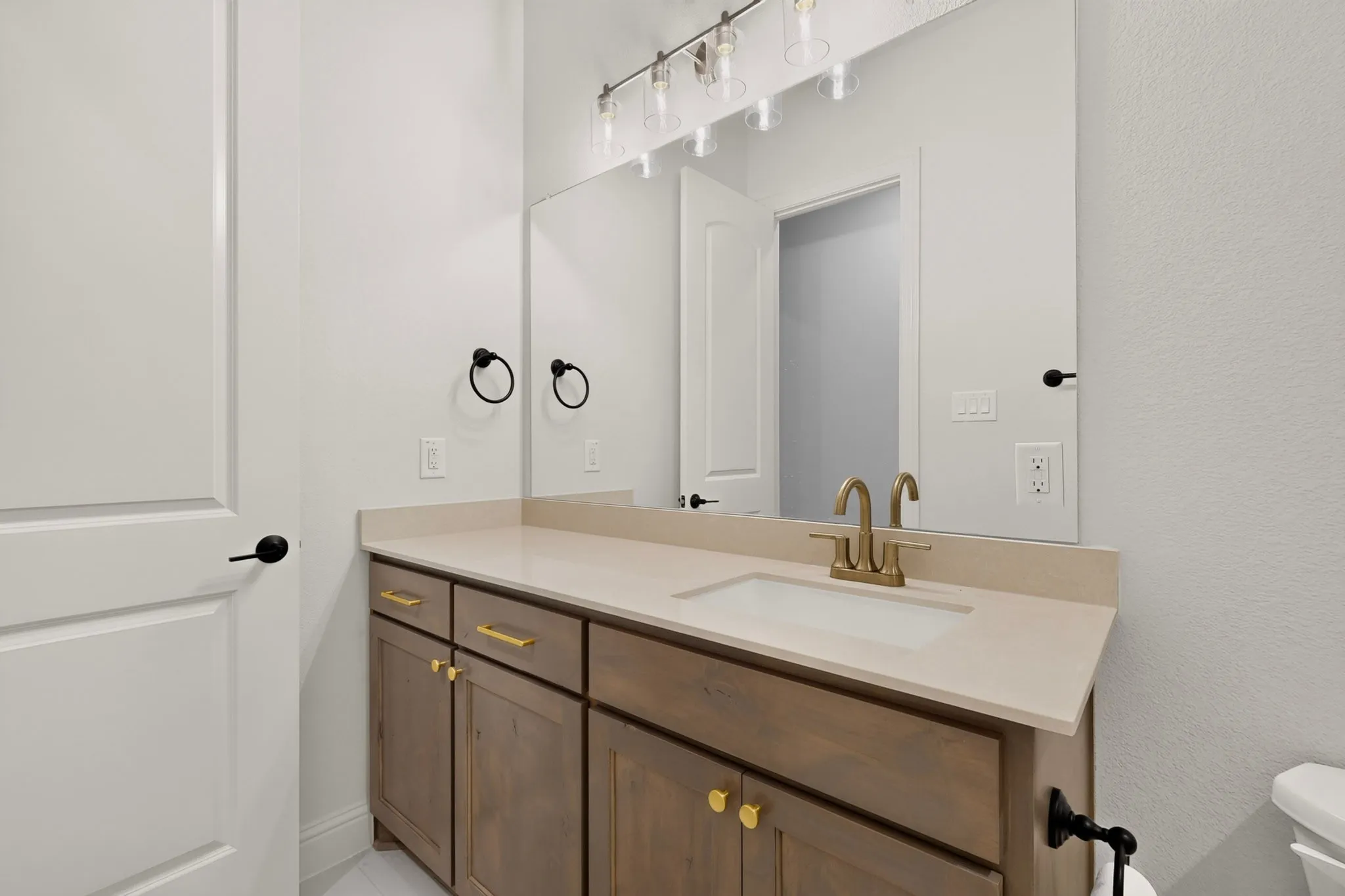 Single Family Residence For Rent in Ellis County , 818 Monza Drive, Midlothian, Texas 76065, 4 Bedroom, 4 Bathroom, 2 Garage spaces, 2,550 Sqft, built in 2026, Price $3,300, mls#21348168, Real Estate Agent in Midlothian, Homes For Rent in Ellis county, Homes For Rent in Midlothian, Realtor in Midlothian Texas, Real Estate Brokerage Independent Realty Texas, Luminita Cordes Realtor