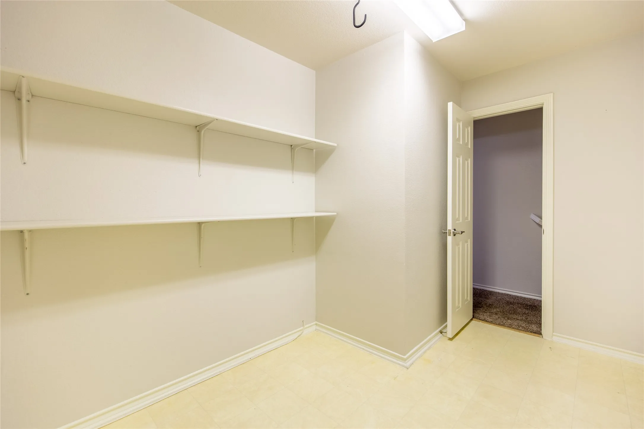 Duplex For Rent in Tarrant County , 1801 Fern Court, Grapevine, Texas 76051, 3 Bedroom, 3 Bathroom, 2 Garage spaces, 1,876 Sqft, built in 1995, mls#21348172, Real Estate Agent in Grapevine, Homes For Rent in Tarrant county, Homes For Rent in Grapevine, Realtor in Grapevine Texas, Real Estate Brokerage Independent Realty Texas, Luminita Cordes Realtor