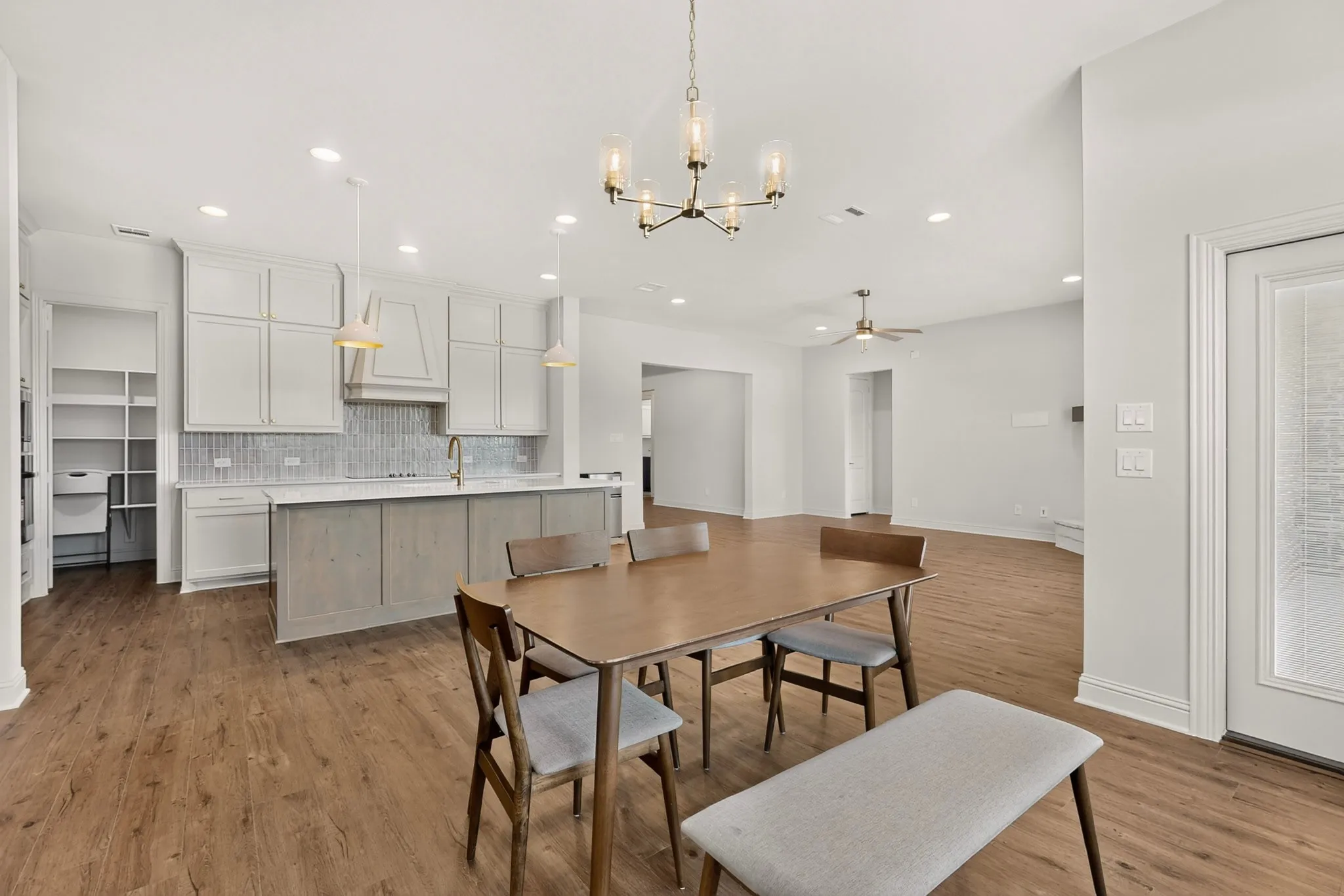 Single Family Residence For Rent in Ellis County , 814 Lakewood Circle, Midlothian, Texas 76065, 4 Bedroom, 3 Bathroom, 2 Garage spaces, 2,800 Sqft, built in 2026, mls#21343658, Real Estate Agent in Midlothian, Homes For Rent in Ellis county, Homes For Rent in Midlothian, Realtor in Midlothian Texas, Real Estate Brokerage Independent Realty Texas, Luminita Cordes Realtor