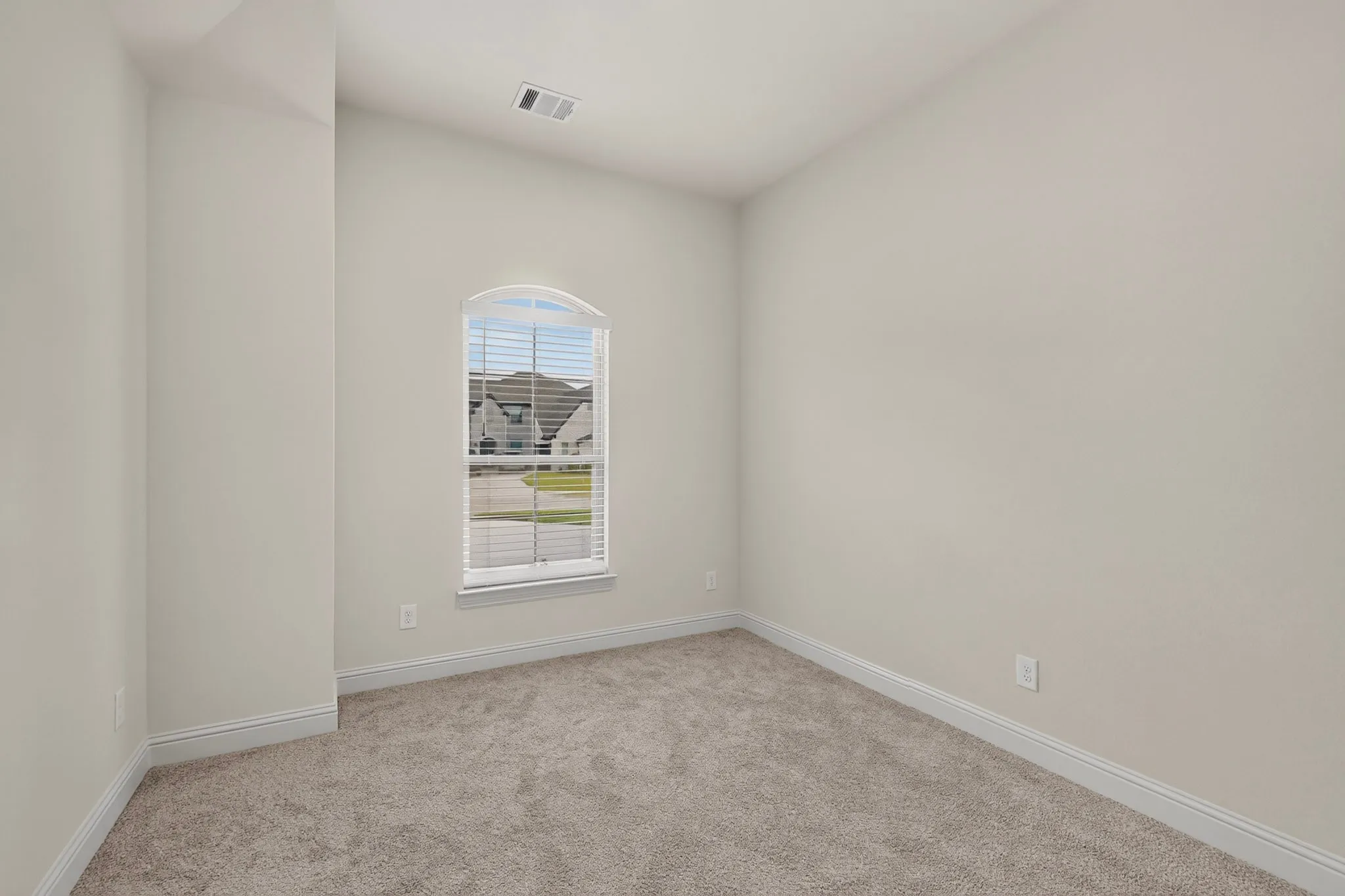 Single Family Residence For Rent in Ellis County , 814 Lakewood Circle, Midlothian, Texas 76065, 4 Bedroom, 3 Bathroom, 2 Garage spaces, 2,800 Sqft, built in 2026, mls#21343658, Real Estate Agent in Midlothian, Homes For Rent in Ellis county, Homes For Rent in Midlothian, Realtor in Midlothian Texas, Real Estate Brokerage Independent Realty Texas, Luminita Cordes Realtor