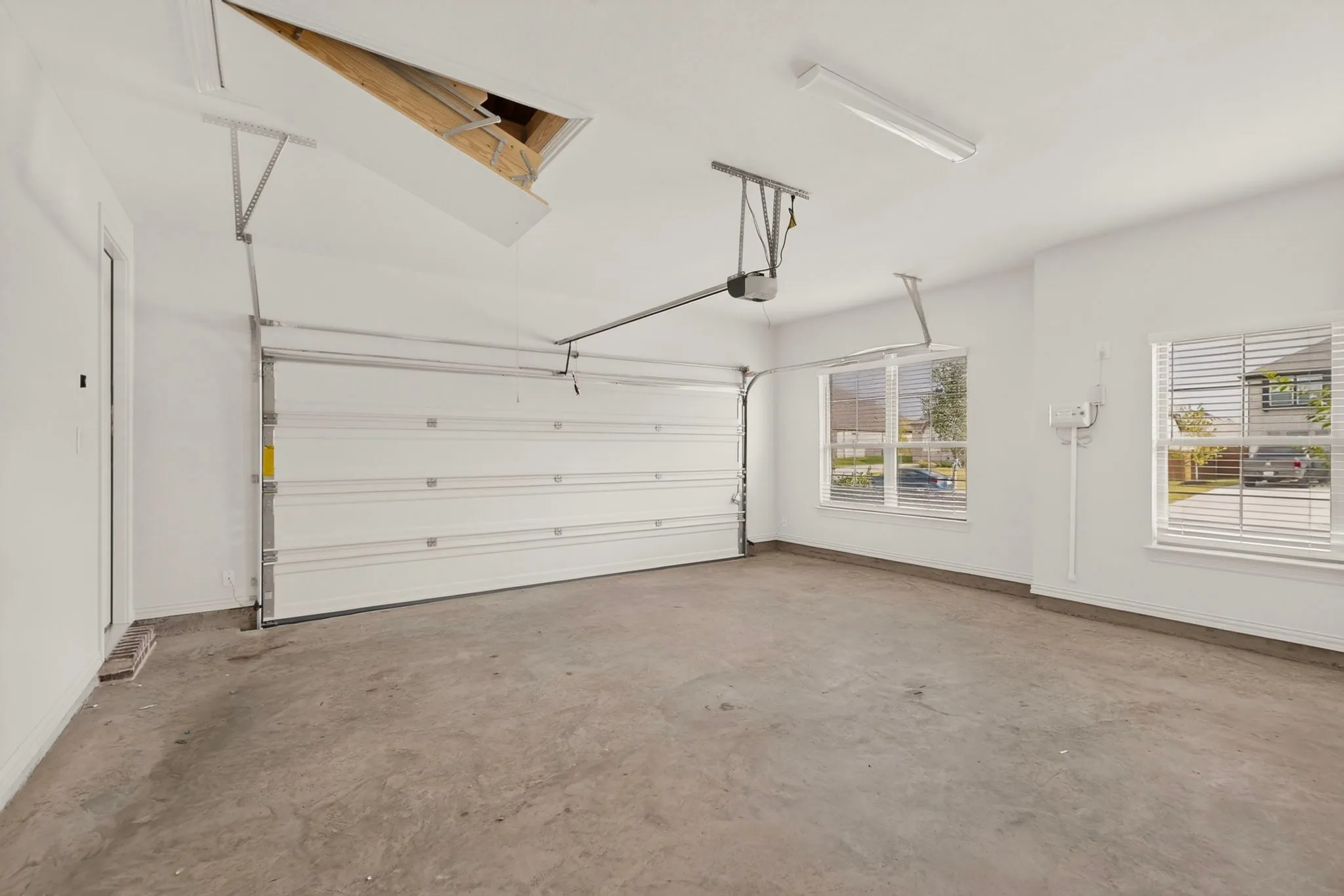 Single Family Residence For Rent in Ellis County , 814 Lakewood Circle, Midlothian, Texas 76065, 4 Bedroom, 3 Bathroom, 2 Garage spaces, 2,800 Sqft, built in 2026, mls#21343658, Real Estate Agent in Midlothian, Homes For Rent in Ellis county, Homes For Rent in Midlothian, Realtor in Midlothian Texas, Real Estate Brokerage Independent Realty Texas, Luminita Cordes Realtor