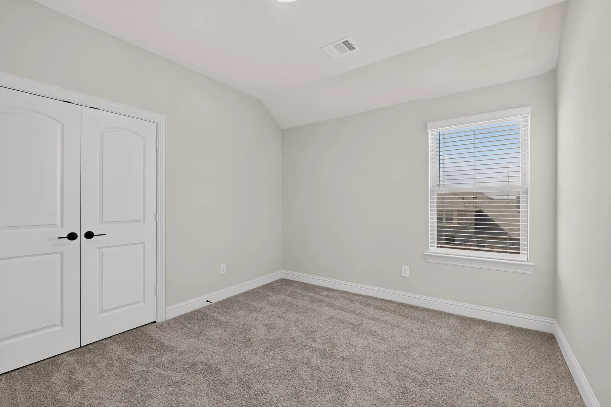 Single Family Residence For Rent in Ellis County , 814 Lakewood Circle, Midlothian, Texas 76065, 4 Bedroom, 3 Bathroom, 2 Garage spaces, 2,800 Sqft, built in 2026, mls#21343658, Real Estate Agent in Midlothian, Homes For Rent in Ellis county, Homes For Rent in Midlothian, Realtor in Midlothian Texas, Real Estate Brokerage Independent Realty Texas, Luminita Cordes Realtor
