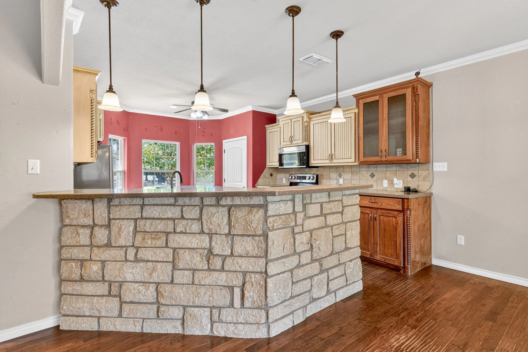 Single Family Residence For Sale in Callahan County , 8852 Fm 603, Clyde, Texas 79510, 3 Bedroom, 2 Bathroom, 2 Garage spaces, 1,956 Sqft, built in 2008, mls#21330847, Real Estate Agent in Clyde, Homes For Sale in Callahan county, Homes For Sale in Clyde, Realtor in Clyde Texas, Real Estate Brokerage Independent Realty Texas, Luminita Cordes Realtor