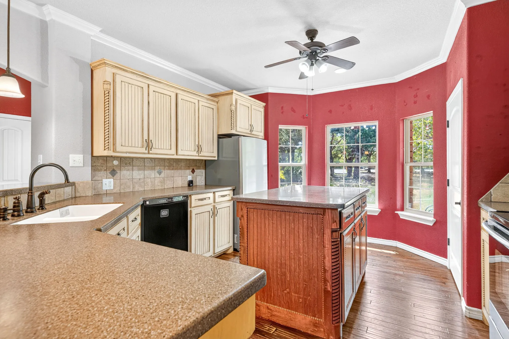 Single Family Residence For Sale in Callahan County , 8852 Fm 603, Clyde, Texas 79510, 3 Bedroom, 2 Bathroom, 2 Garage spaces, 1,956 Sqft, built in 2008, mls#21330847, Real Estate Agent in Clyde, Homes For Sale in Callahan county, Homes For Sale in Clyde, Realtor in Clyde Texas, Real Estate Brokerage Independent Realty Texas, Luminita Cordes Realtor