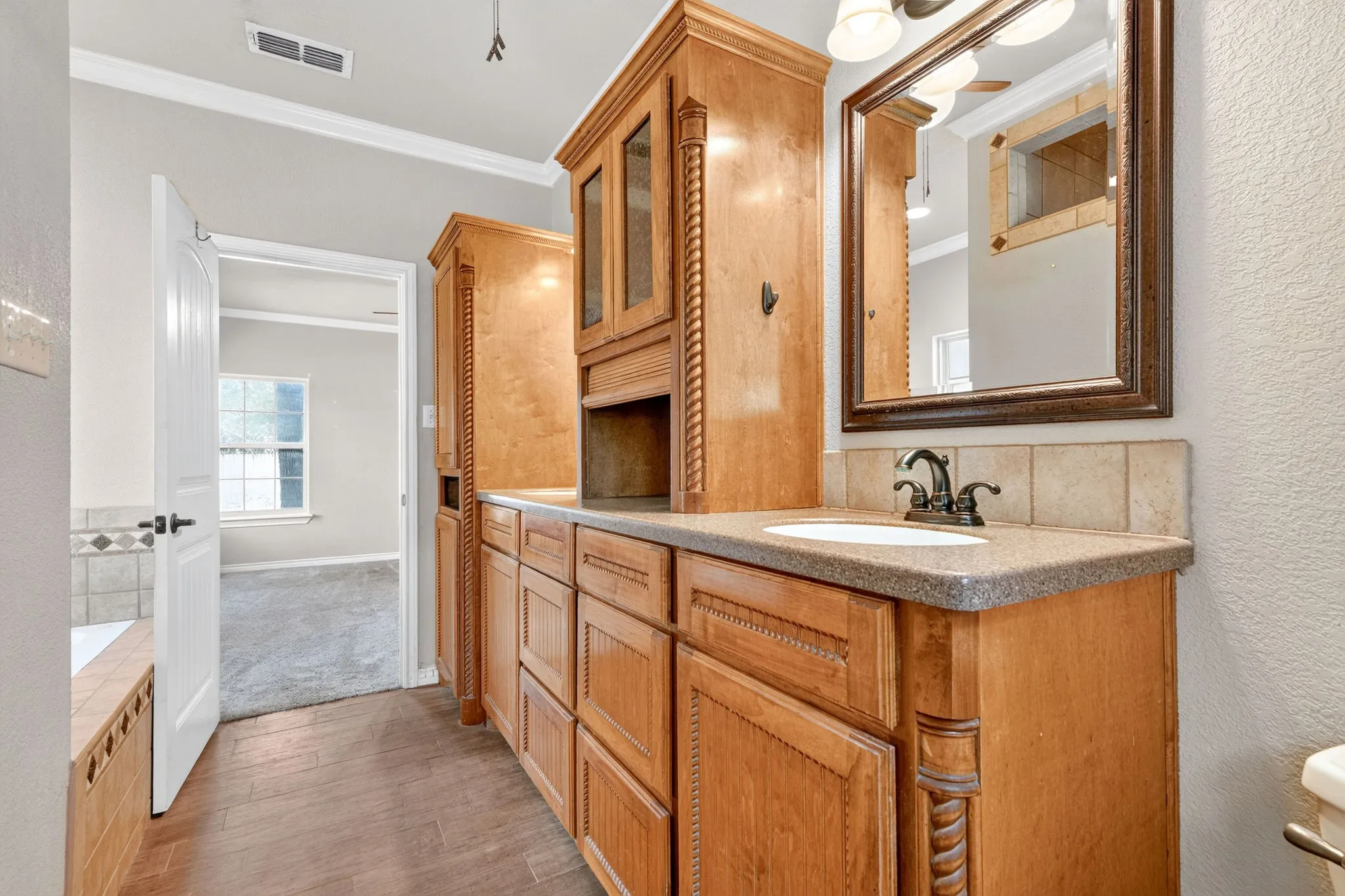 Single Family Residence For Sale in Callahan County , 8852 Fm 603, Clyde, Texas 79510, 3 Bedroom, 2 Bathroom, 2 Garage spaces, 1,956 Sqft, built in 2008, mls#21330847, Real Estate Agent in Clyde, Homes For Sale in Callahan county, Homes For Sale in Clyde, Realtor in Clyde Texas, Real Estate Brokerage Independent Realty Texas, Luminita Cordes Realtor