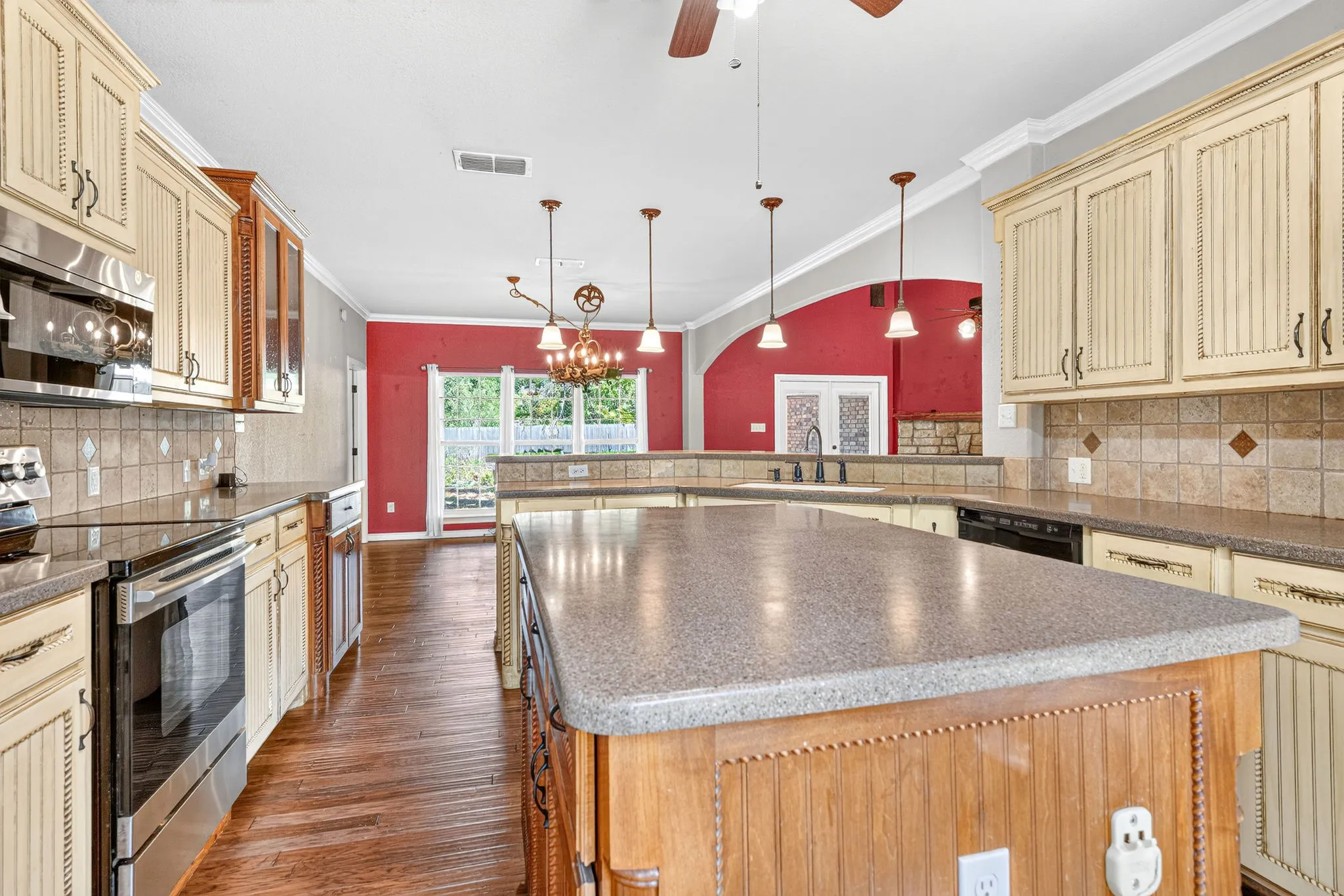 Single Family Residence For Sale in Callahan County , 8852 Fm 603, Clyde, Texas 79510, 3 Bedroom, 2 Bathroom, 2 Garage spaces, 1,956 Sqft, built in 2008, mls#21330847, Real Estate Agent in Clyde, Homes For Sale in Callahan county, Homes For Sale in Clyde, Realtor in Clyde Texas, Real Estate Brokerage Independent Realty Texas, Luminita Cordes Realtor