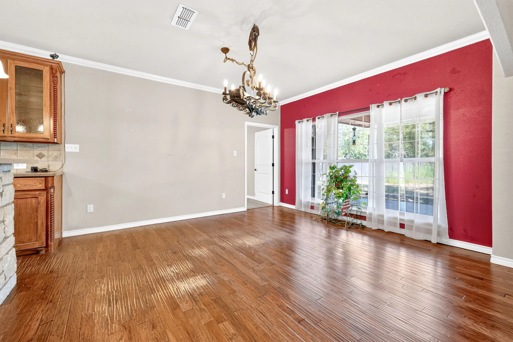 Single Family Residence For Sale in Callahan County , 8852 Fm 603, Clyde, Texas 79510, 3 Bedroom, 2 Bathroom, 2 Garage spaces, 1,956 Sqft, built in 2008, mls#21330847, Real Estate Agent in Clyde, Homes For Sale in Callahan county, Homes For Sale in Clyde, Realtor in Clyde Texas, Real Estate Brokerage Independent Realty Texas, Luminita Cordes Realtor