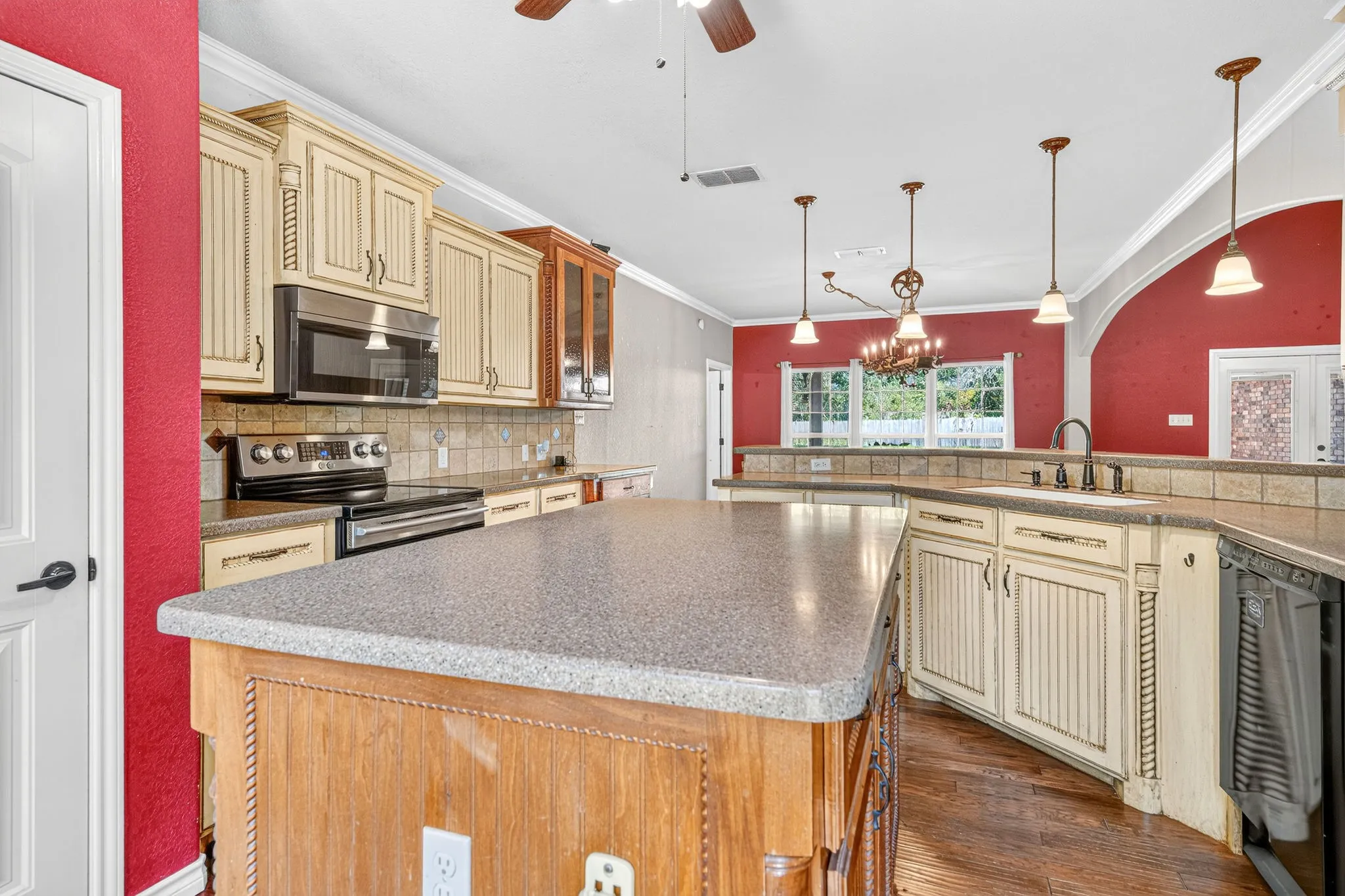 Single Family Residence For Sale in Callahan County , 8852 Fm 603, Clyde, Texas 79510, 3 Bedroom, 2 Bathroom, 2 Garage spaces, 1,956 Sqft, built in 2008, mls#21330847, Real Estate Agent in Clyde, Homes For Sale in Callahan county, Homes For Sale in Clyde, Realtor in Clyde Texas, Real Estate Brokerage Independent Realty Texas, Luminita Cordes Realtor