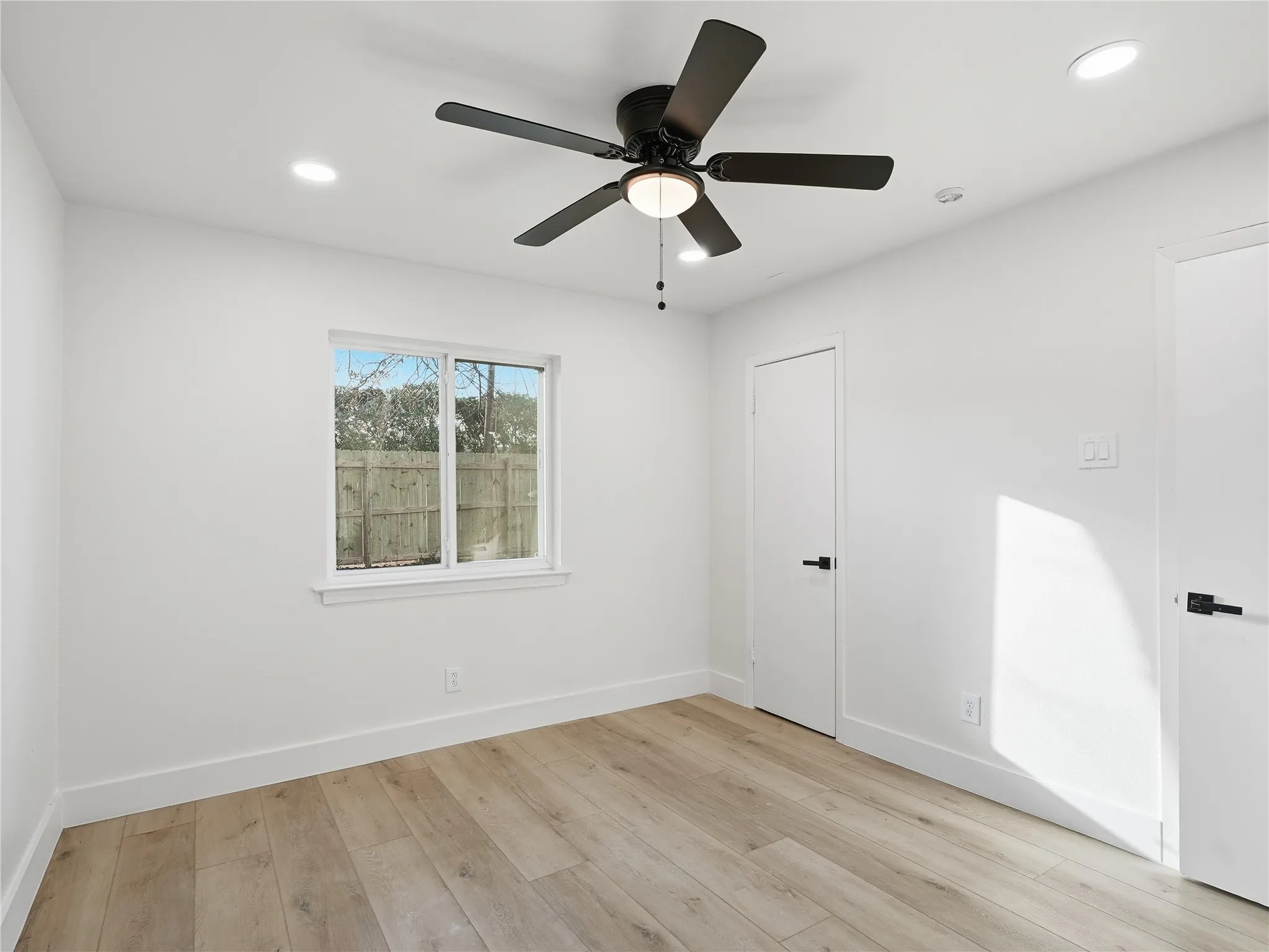 Duplex For Rent in Collin County , 1721 R Avenue 1723, Plano, Texas 75074, 2 Bedroom, 2 Bathroom, Garage spaces, 901 Sqft, built in 1963, mls#21347987, Real Estate Agent in Plano, Homes For Rent in Collin county, Homes For Rent in Plano, Realtor in Plano Texas, Real Estate Brokerage Independent Realty Texas, Luminita Cordes Realtor