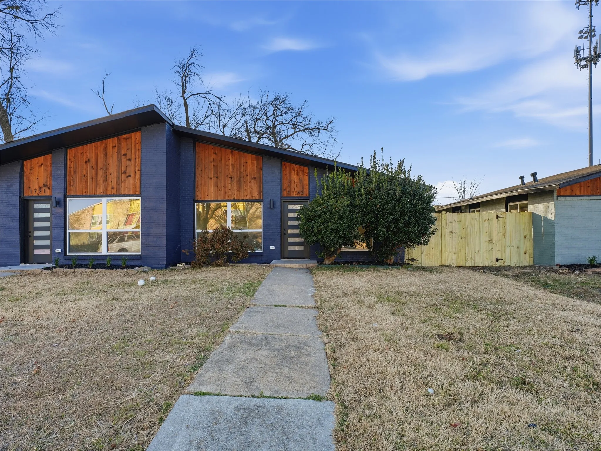 Duplex For Rent in Collin County , 1721 R Avenue 1723, Plano, Texas 75074, 2 Bedroom, 2 Bathroom, Garage spaces, 901 Sqft, built in 1963, mls#21347987, Real Estate Agent in Plano, Homes For Rent in Collin county, Homes For Rent in Plano, Realtor in Plano Texas, Real Estate Brokerage Independent Realty Texas, Luminita Cordes Realtor