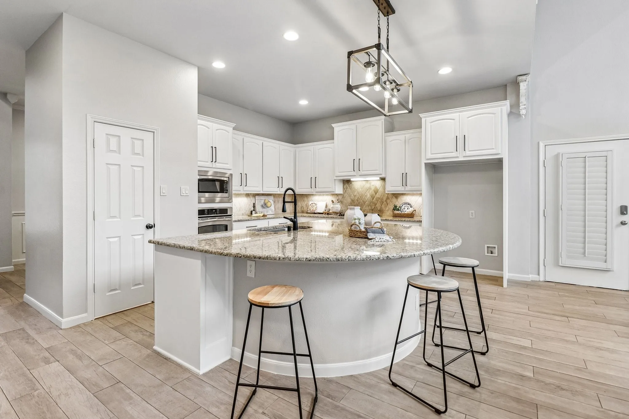 Single Family Residence For Sale in Tarrant County , 8417 Freedom Way, North Richland Hills, Texas 76182, 4 Bedroom, 4 Bathroom, 2 Garage spaces, 3,582 Sqft, built in 2007, mls#21348162, Real Estate Agent in North Richland Hills, Homes For Sale in Tarrant county, Homes For Sale in North Richland Hills, Realtor in North Richland Hills Texas, Real Estate Brokerage Independent Realty Texas, Luminita Cordes Realtor