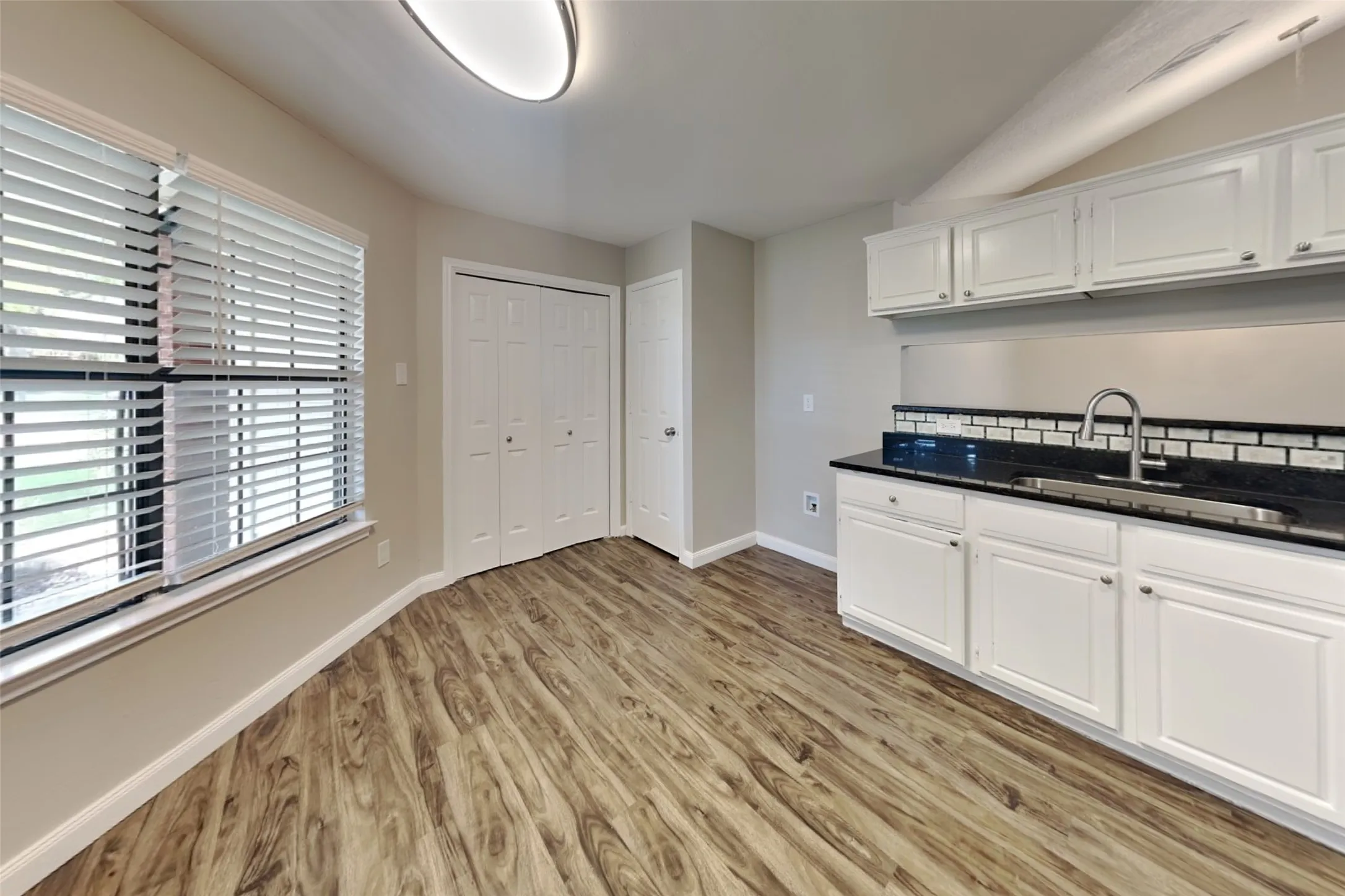 Single Family Residence For Rent in Denton County , 3006 Sierra Drive, Carrollton, Texas 75007, 3 Bedroom, 2 Bathroom, 2 Garage spaces, 1,920 Sqft, built in 1986, mls#21348185, Real Estate Agent in Carrollton, Homes For Rent in Denton county, Homes For Rent in Carrollton, Realtor in Carrollton Texas, Real Estate Brokerage Independent Realty Texas, Luminita Cordes Realtor