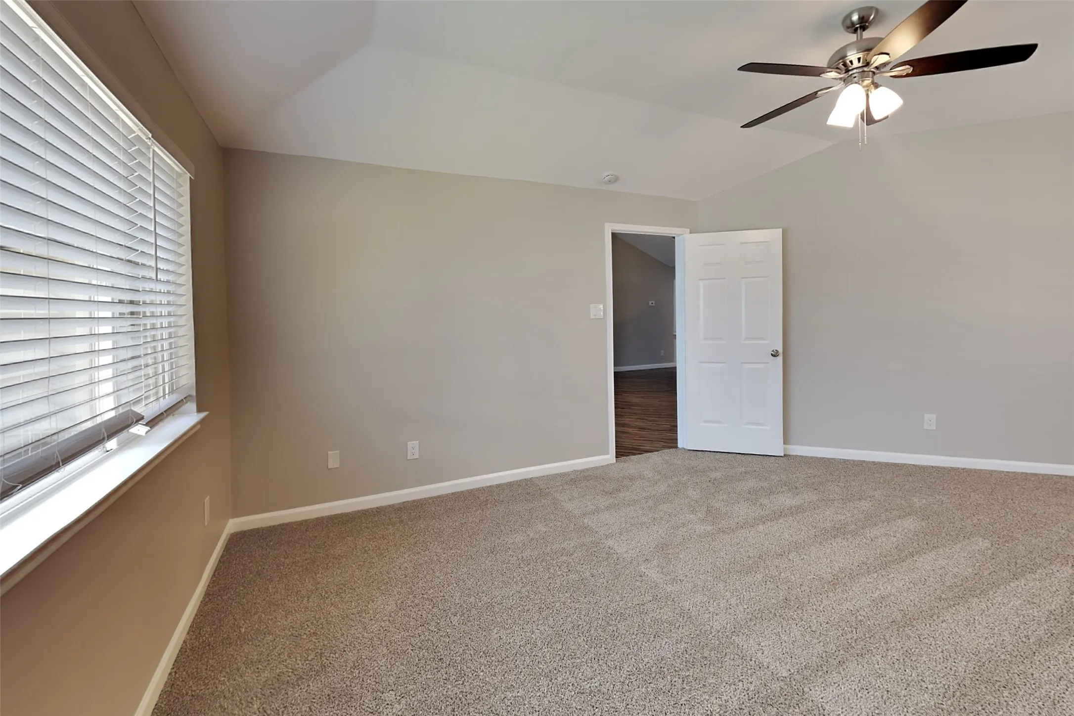 Single Family Residence For Rent in Denton County , 3006 Sierra Drive, Carrollton, Texas 75007, 3 Bedroom, 2 Bathroom, 2 Garage spaces, 1,920 Sqft, built in 1986, mls#21348185, Real Estate Agent in Carrollton, Homes For Rent in Denton county, Homes For Rent in Carrollton, Realtor in Carrollton Texas, Real Estate Brokerage Independent Realty Texas, Luminita Cordes Realtor