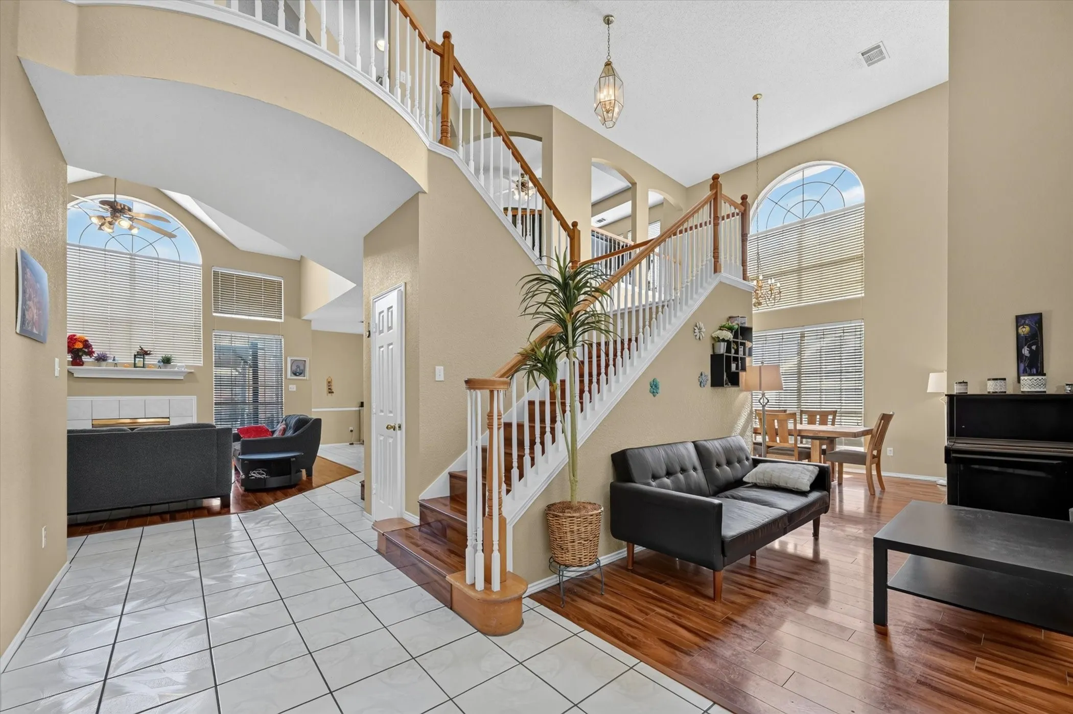 Single Family Residence For Sale in Collin County , 1625 Falmouth Drive, Plano, Texas 75025, 5 Bedroom, 4 Bathroom, 2 Garage spaces, 3,235 Sqft, built in 1996, mls#21348192, Real Estate Agent in Plano, Homes For Sale in Collin county, Homes For Sale in Plano, Realtor in Plano Texas, Real Estate Brokerage Independent Realty Texas, Luminita Cordes Realtor