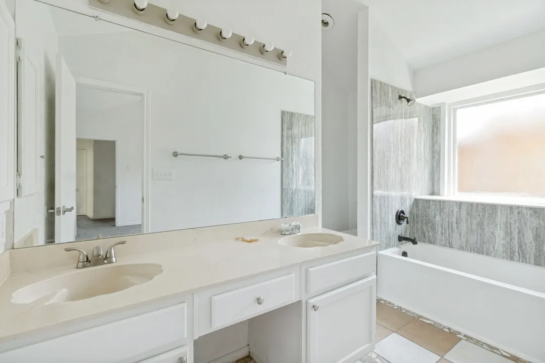 Single Family Residence For Rent in Dallas County , 2218 Fuqua Road, Rowlett, Texas 75088, 4 Bedroom, 2 Bathroom, Garage spaces, 1,705 Sqft, built in 1986, mls#21348193, Real Estate Agent in Rowlett, Homes For Rent in Dallas county, Homes For Rent in Rowlett, Realtor in Rowlett Texas, Real Estate Brokerage Independent Realty Texas, Luminita Cordes Realtor