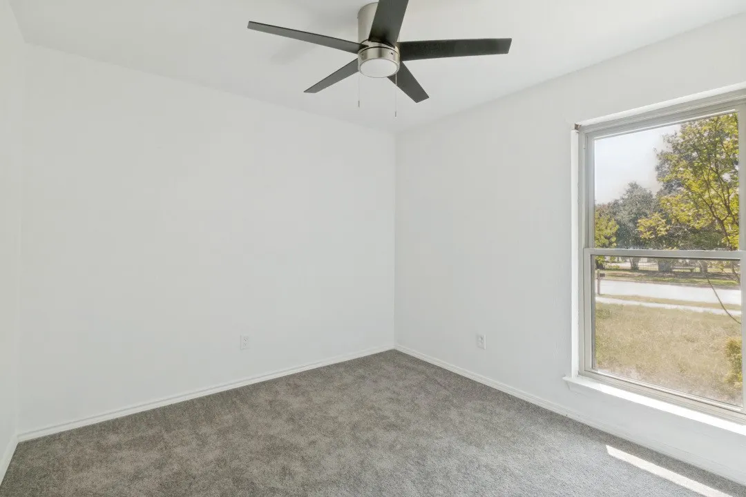Single Family Residence For Rent in Dallas County , 2218 Fuqua Road, Rowlett, Texas 75088, 4 Bedroom, 2 Bathroom, Garage spaces, 1,705 Sqft, built in 1986, mls#21348193, Real Estate Agent in Rowlett, Homes For Rent in Dallas county, Homes For Rent in Rowlett, Realtor in Rowlett Texas, Real Estate Brokerage Independent Realty Texas, Luminita Cordes Realtor