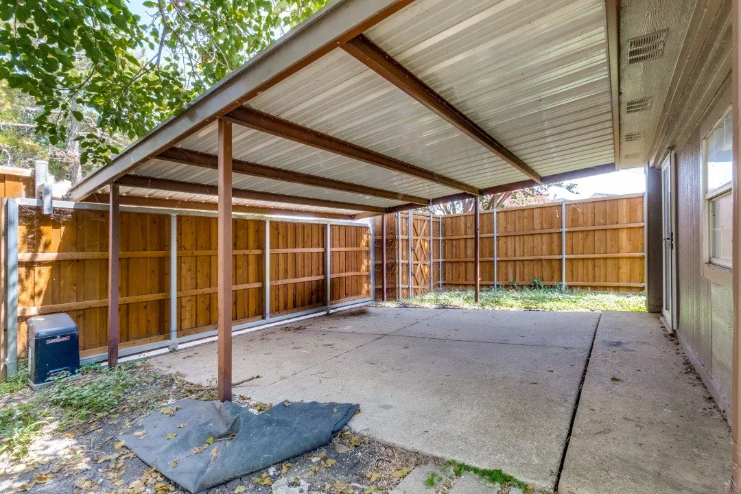 Single Family Residence For Rent in Dallas County , 2218 Fuqua Road, Rowlett, Texas 75088, 4 Bedroom, 2 Bathroom, Garage spaces, 1,705 Sqft, built in 1986, mls#21348193, Real Estate Agent in Rowlett, Homes For Rent in Dallas county, Homes For Rent in Rowlett, Realtor in Rowlett Texas, Real Estate Brokerage Independent Realty Texas, Luminita Cordes Realtor