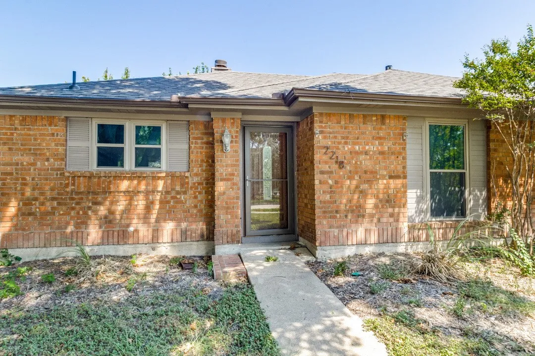 Single Family Residence For Rent in Dallas County , 2218 Fuqua Road, Rowlett, Texas 75088, 4 Bedroom, 2 Bathroom, Garage spaces, 1,705 Sqft, built in 1986, mls#21348193, Real Estate Agent in Rowlett, Homes For Rent in Dallas county, Homes For Rent in Rowlett, Realtor in Rowlett Texas, Real Estate Brokerage Independent Realty Texas, Luminita Cordes Realtor