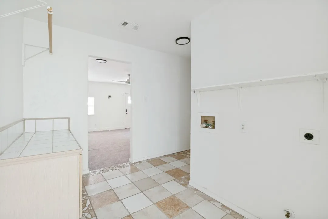 Single Family Residence For Rent in Dallas County , 2218 Fuqua Road, Rowlett, Texas 75088, 4 Bedroom, 2 Bathroom, Garage spaces, 1,705 Sqft, built in 1986, mls#21348193, Real Estate Agent in Rowlett, Homes For Rent in Dallas county, Homes For Rent in Rowlett, Realtor in Rowlett Texas, Real Estate Brokerage Independent Realty Texas, Luminita Cordes Realtor