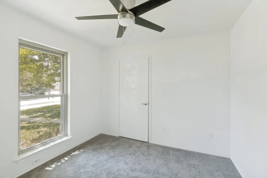 Single Family Residence For Rent in Dallas County , 2218 Fuqua Road, Rowlett, Texas 75088, 4 Bedroom, 2 Bathroom, Garage spaces, 1,705 Sqft, built in 1986, mls#21348193, Real Estate Agent in Rowlett, Homes For Rent in Dallas county, Homes For Rent in Rowlett, Realtor in Rowlett Texas, Real Estate Brokerage Independent Realty Texas, Luminita Cordes Realtor