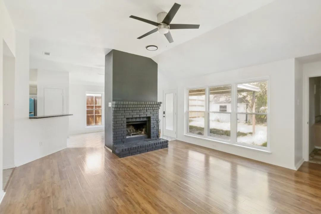 Single Family Residence For Rent in Dallas County , 2218 Fuqua Road, Rowlett, Texas 75088, 4 Bedroom, 2 Bathroom, Garage spaces, 1,705 Sqft, built in 1986, mls#21348193, Real Estate Agent in Rowlett, Homes For Rent in Dallas county, Homes For Rent in Rowlett, Realtor in Rowlett Texas, Real Estate Brokerage Independent Realty Texas, Luminita Cordes Realtor