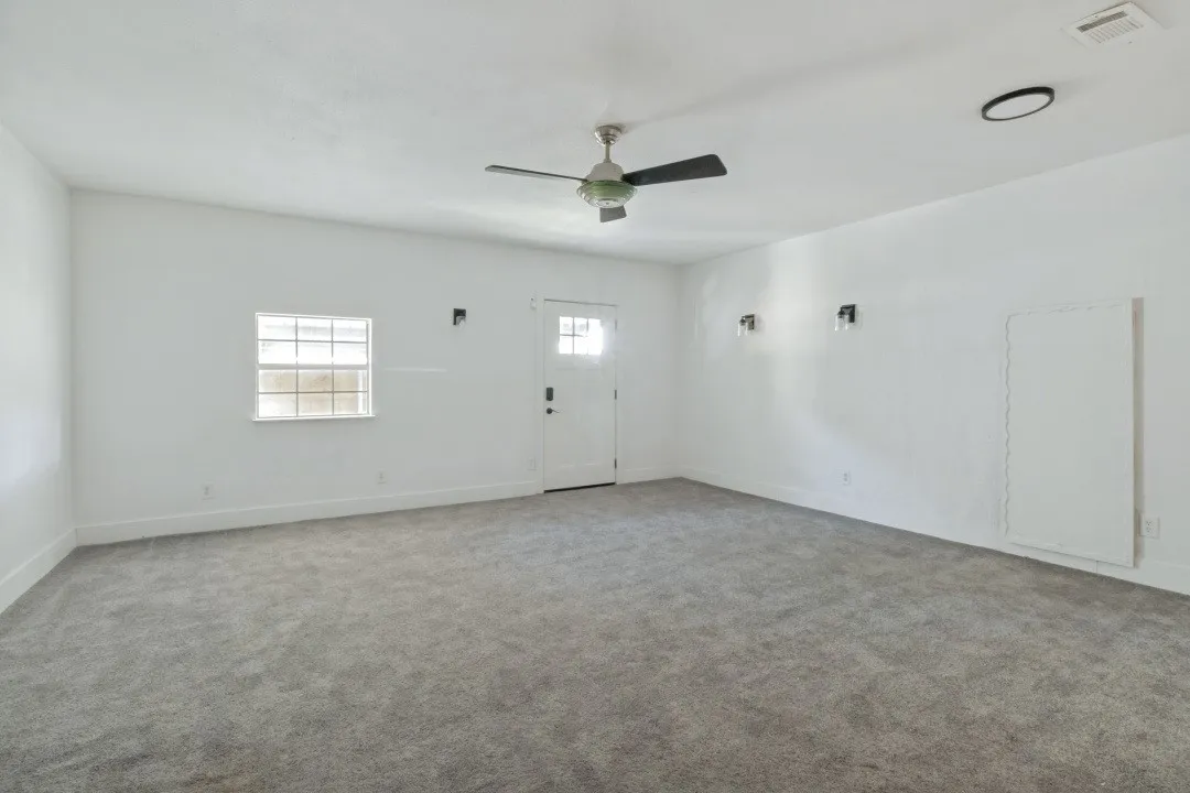 Single Family Residence For Rent in Dallas County , 2218 Fuqua Road, Rowlett, Texas 75088, 4 Bedroom, 2 Bathroom, Garage spaces, 1,705 Sqft, built in 1986, mls#21348193, Real Estate Agent in Rowlett, Homes For Rent in Dallas county, Homes For Rent in Rowlett, Realtor in Rowlett Texas, Real Estate Brokerage Independent Realty Texas, Luminita Cordes Realtor