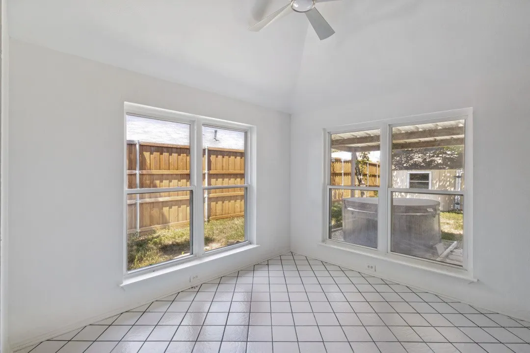 Single Family Residence For Rent in Dallas County , 2218 Fuqua Road, Rowlett, Texas 75088, 4 Bedroom, 2 Bathroom, Garage spaces, 1,705 Sqft, built in 1986, mls#21348193, Real Estate Agent in Rowlett, Homes For Rent in Dallas county, Homes For Rent in Rowlett, Realtor in Rowlett Texas, Real Estate Brokerage Independent Realty Texas, Luminita Cordes Realtor