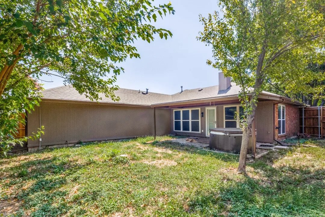 Single Family Residence For Rent in Dallas County , 2218 Fuqua Road, Rowlett, Texas 75088, 4 Bedroom, 2 Bathroom, Garage spaces, 1,705 Sqft, built in 1986, mls#21348193, Real Estate Agent in Rowlett, Homes For Rent in Dallas county, Homes For Rent in Rowlett, Realtor in Rowlett Texas, Real Estate Brokerage Independent Realty Texas, Luminita Cordes Realtor