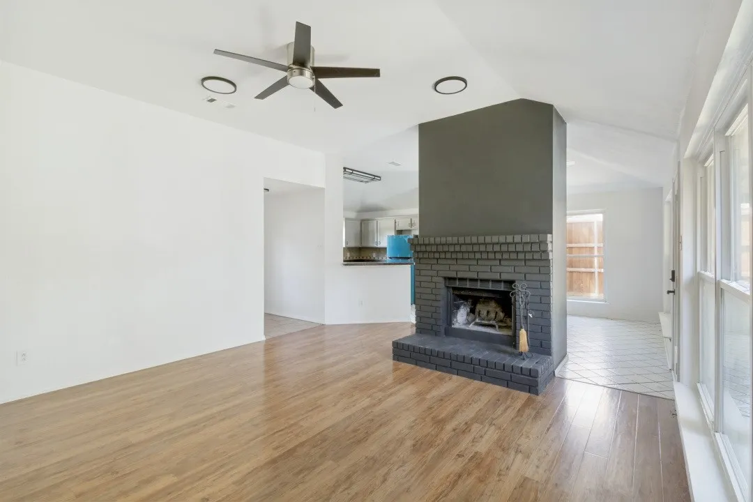 Single Family Residence For Rent in Dallas County , 2218 Fuqua Road, Rowlett, Texas 75088, 4 Bedroom, 2 Bathroom, Garage spaces, 1,705 Sqft, built in 1986, mls#21348193, Real Estate Agent in Rowlett, Homes For Rent in Dallas county, Homes For Rent in Rowlett, Realtor in Rowlett Texas, Real Estate Brokerage Independent Realty Texas, Luminita Cordes Realtor