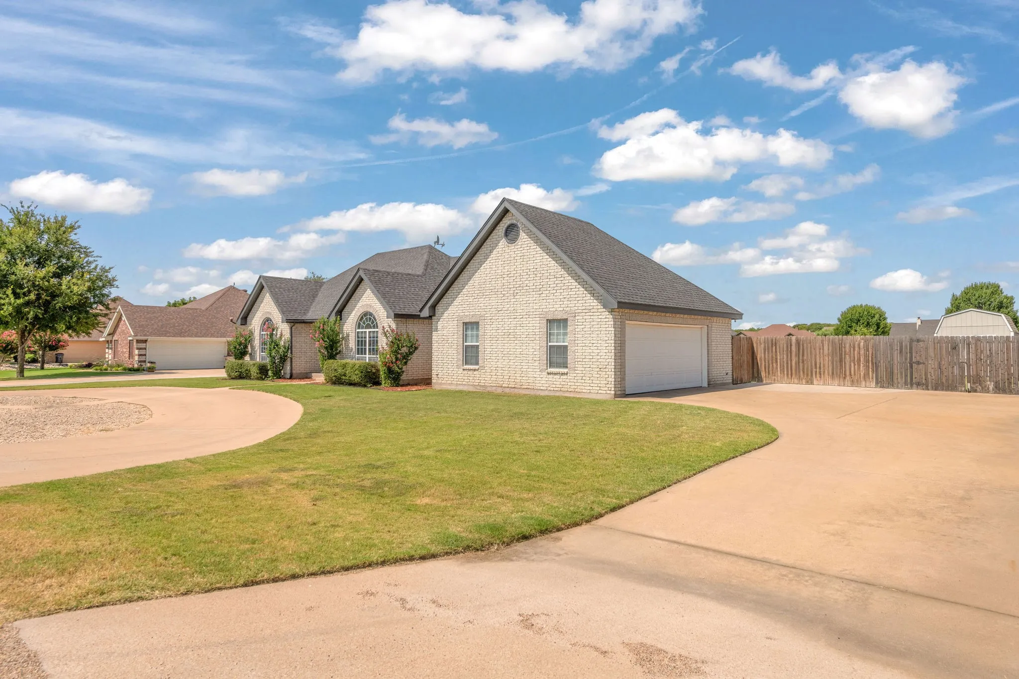 Single Family Residence For Sale in Callahan County , 431 Greenside, Baird, Texas 79504, 4 Bedroom, 2 Bathroom, 2 Garage spaces, 1,688 Sqft, built in 2006, mls#21330813, Real Estate Agent in Baird, Homes For Sale in Callahan county, Homes For Sale in Baird, Realtor in Baird Texas, Real Estate Brokerage Independent Realty Texas, Luminita Cordes Realtor