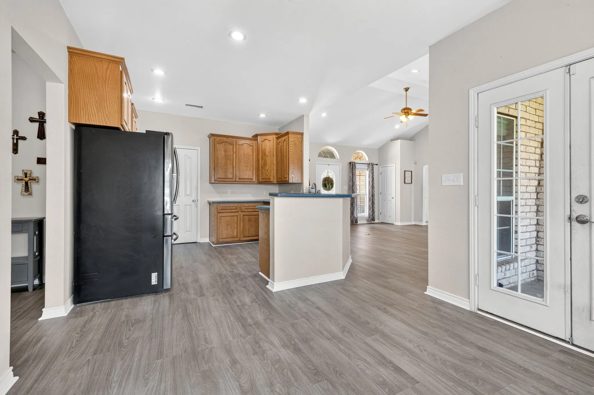 Single Family Residence For Sale in Callahan County , 431 Greenside, Baird, Texas 79504, 4 Bedroom, 2 Bathroom, 2 Garage spaces, 1,688 Sqft, built in 2006, mls#21330813, Real Estate Agent in Baird, Homes For Sale in Callahan county, Homes For Sale in Baird, Realtor in Baird Texas, Real Estate Brokerage Independent Realty Texas, Luminita Cordes Realtor