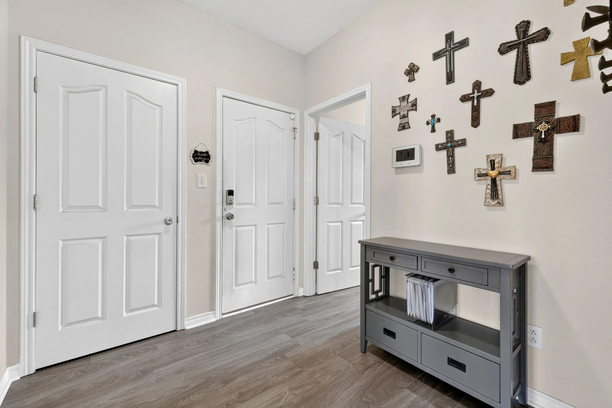 Single Family Residence For Sale in Callahan County , 431 Greenside, Baird, Texas 79504, 4 Bedroom, 2 Bathroom, 2 Garage spaces, 1,688 Sqft, built in 2006, mls#21330813, Real Estate Agent in Baird, Homes For Sale in Callahan county, Homes For Sale in Baird, Realtor in Baird Texas, Real Estate Brokerage Independent Realty Texas, Luminita Cordes Realtor