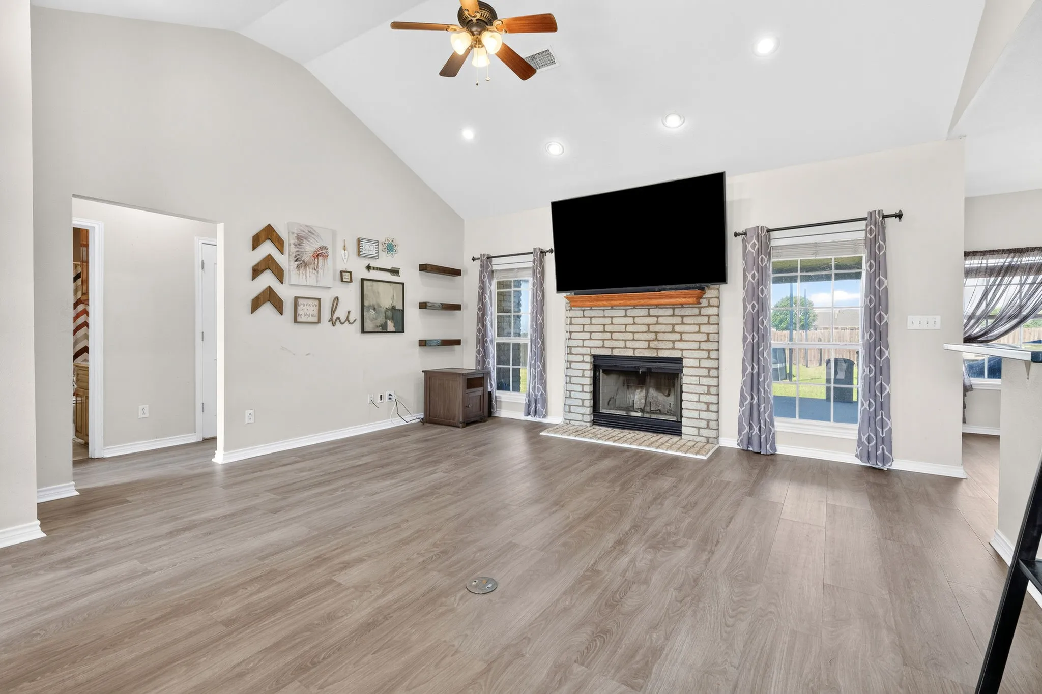 Single Family Residence For Sale in Callahan County , 431 Greenside, Baird, Texas 79504, 4 Bedroom, 2 Bathroom, 2 Garage spaces, 1,688 Sqft, built in 2006, mls#21330813, Real Estate Agent in Baird, Homes For Sale in Callahan county, Homes For Sale in Baird, Realtor in Baird Texas, Real Estate Brokerage Independent Realty Texas, Luminita Cordes Realtor