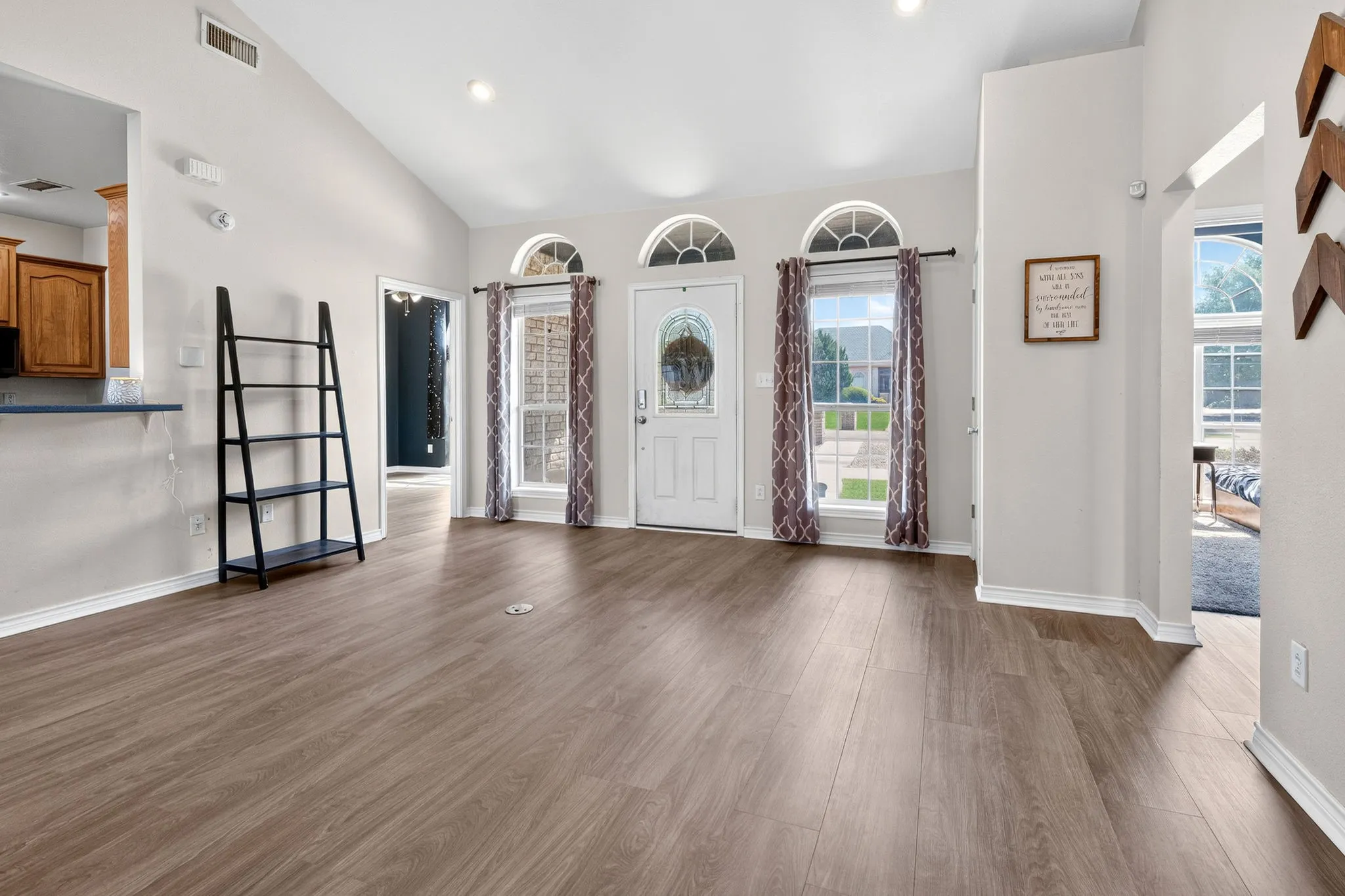 Single Family Residence For Sale in Callahan County , 431 Greenside, Baird, Texas 79504, 4 Bedroom, 2 Bathroom, 2 Garage spaces, 1,688 Sqft, built in 2006, mls#21330813, Real Estate Agent in Baird, Homes For Sale in Callahan county, Homes For Sale in Baird, Realtor in Baird Texas, Real Estate Brokerage Independent Realty Texas, Luminita Cordes Realtor