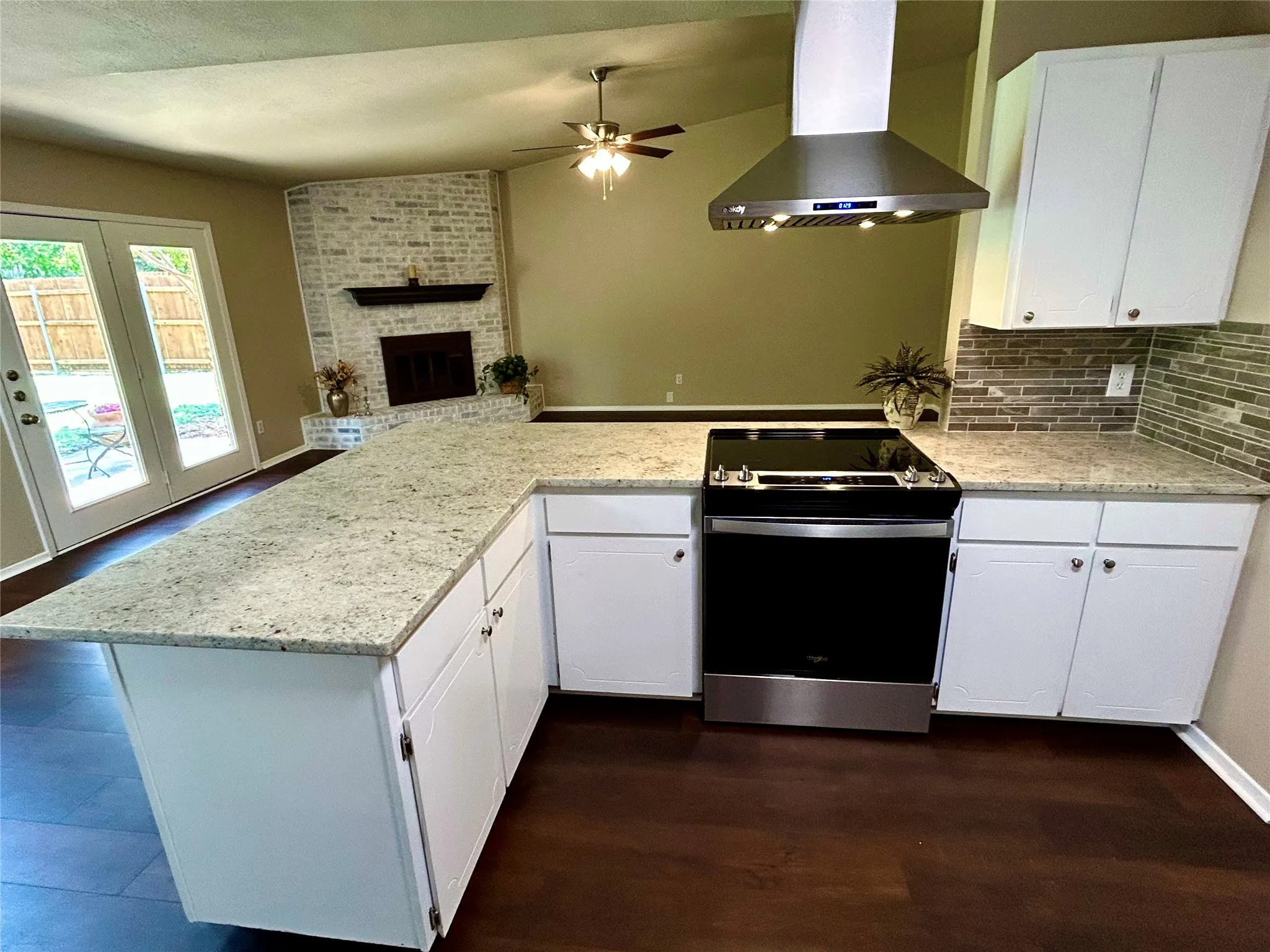 Single Family Residence For Sale in Tarrant County , 6933 Wicks Trail, Fort Worth, Texas 76133, 4 Bedroom, 2 Bathroom, 2 Garage spaces, 1,714 Sqft, built in 1982, mls#21347963, Real Estate Agent in Fort Worth, Homes For Sale in Tarrant county, Homes For Sale in Fort Worth, Realtor in Fort Worth Texas, Real Estate Brokerage Independent Realty Texas, Luminita Cordes Realtor