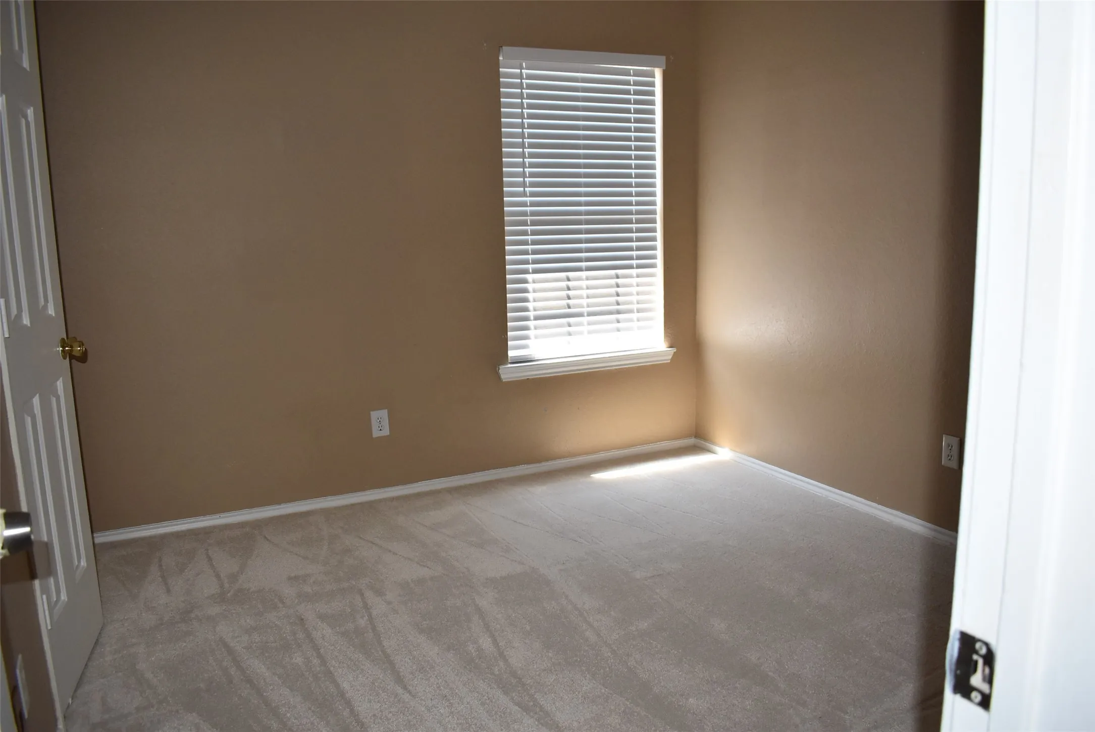 Single Family Residence For Rent in Collin County , 4207 Sarasota Lane, Mc Kinney, Texas 75070, 4 Bedroom, 2 Bathroom, 2 Garage spaces, 2,297 Sqft, built in 1991, mls#21348163, Real Estate Agent in Mc Kinney, Homes For Rent in Collin county, Homes For Rent in Mc Kinney, Realtor in Mc Kinney Texas, Real Estate Brokerage Independent Realty Texas, Luminita Cordes Realtor