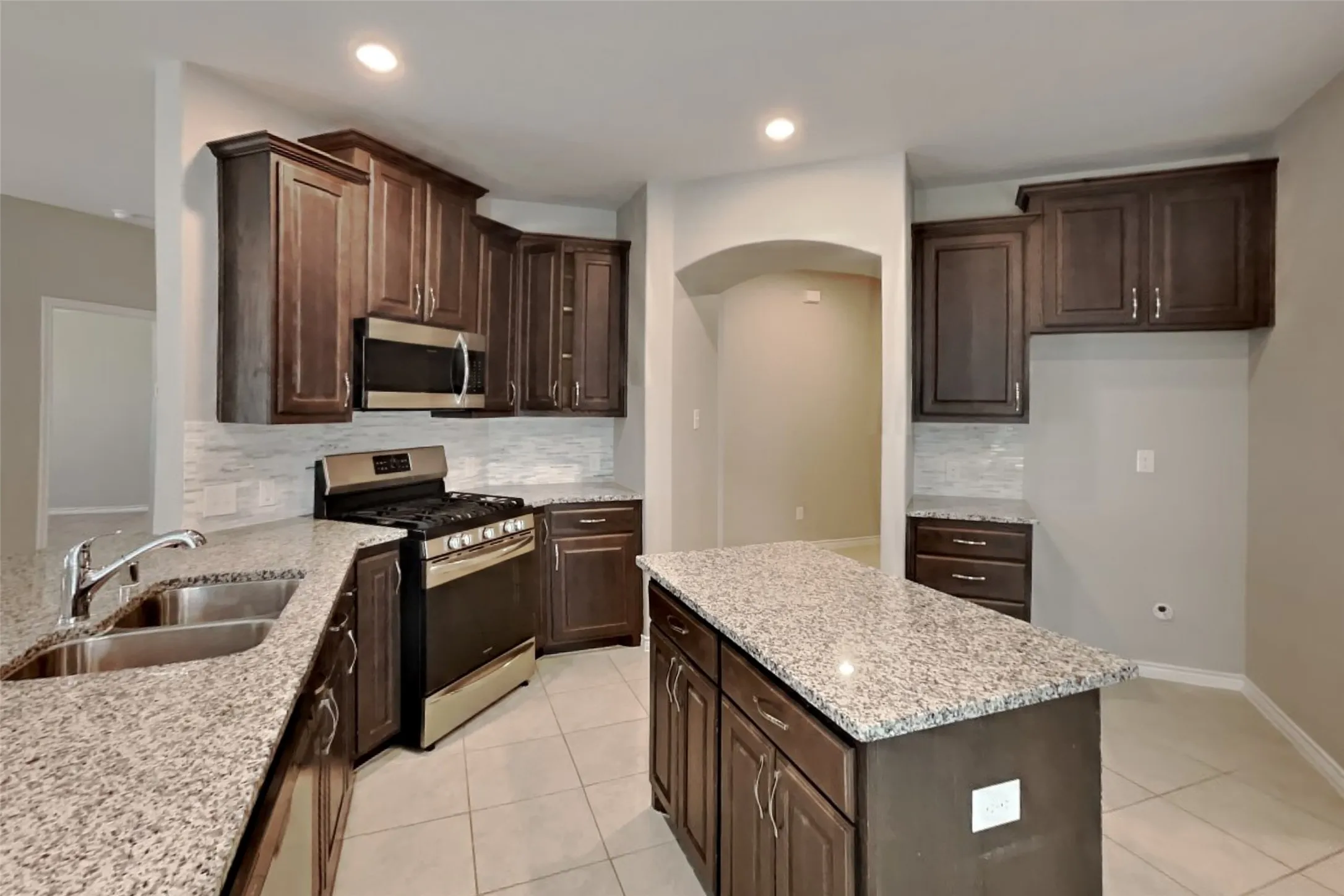 Single Family Residence For Rent in Collin County , 605 Stars Drive, Anna, Texas 75409, 3 Bedroom, 2 Bathroom, 2 Garage spaces, 1,784 Sqft, built in 2019, mls#21348210, Real Estate Agent in Anna, Homes For Rent in Collin county, Homes For Rent in Anna, Realtor in Anna Texas, Real Estate Brokerage Independent Realty Texas, Luminita Cordes Realtor