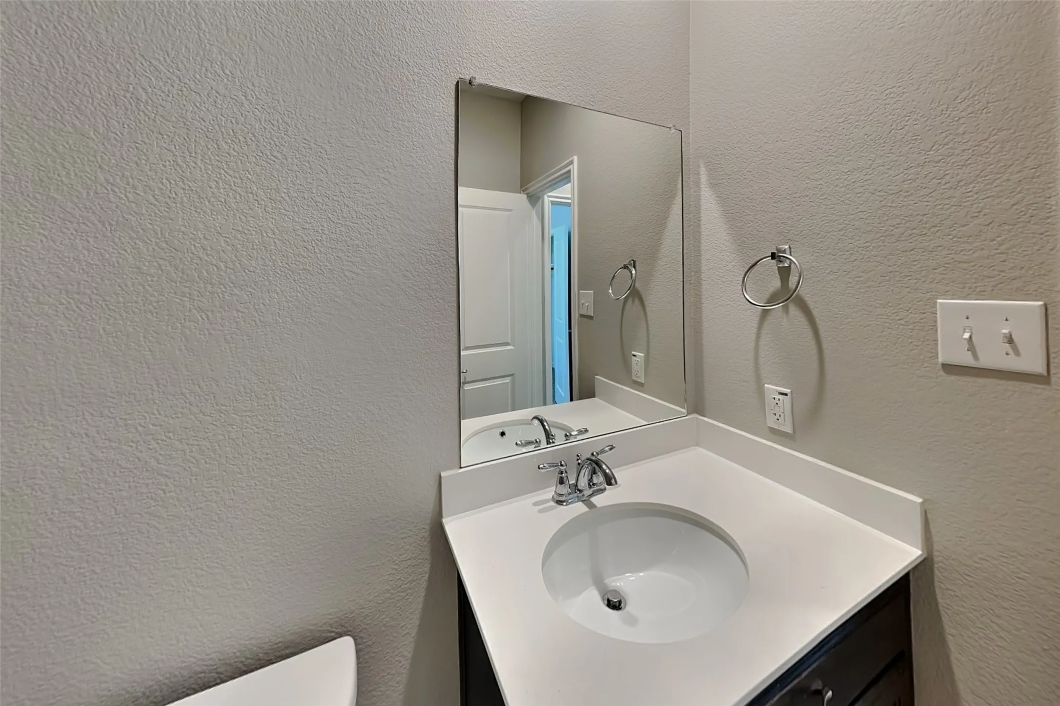 Single Family Residence For Rent in Collin County , 605 Stars Drive, Anna, Texas 75409, 3 Bedroom, 2 Bathroom, 2 Garage spaces, 1,784 Sqft, built in 2019, mls#21348210, Real Estate Agent in Anna, Homes For Rent in Collin county, Homes For Rent in Anna, Realtor in Anna Texas, Real Estate Brokerage Independent Realty Texas, Luminita Cordes Realtor