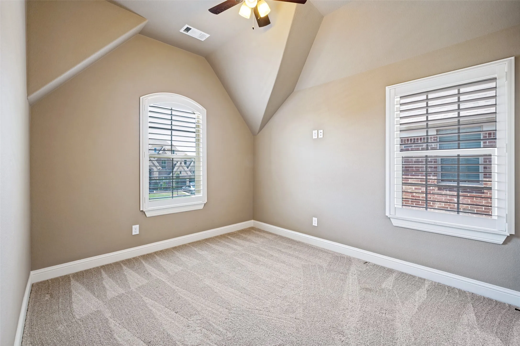 Single Family Residence For Sale in Denton County , 2264 Hidalgo Lane, Frisco, Texas 75034, 5 Bedroom, 4 Bathroom, 3 Garage spaces, 4,245 Sqft, built in 2015, mls#21348186, Real Estate Agent in Frisco, Homes For Sale in Denton county, Homes For Sale in Frisco, Realtor in Frisco Texas, Real Estate Brokerage Independent Realty Texas, Luminita Cordes Realtor