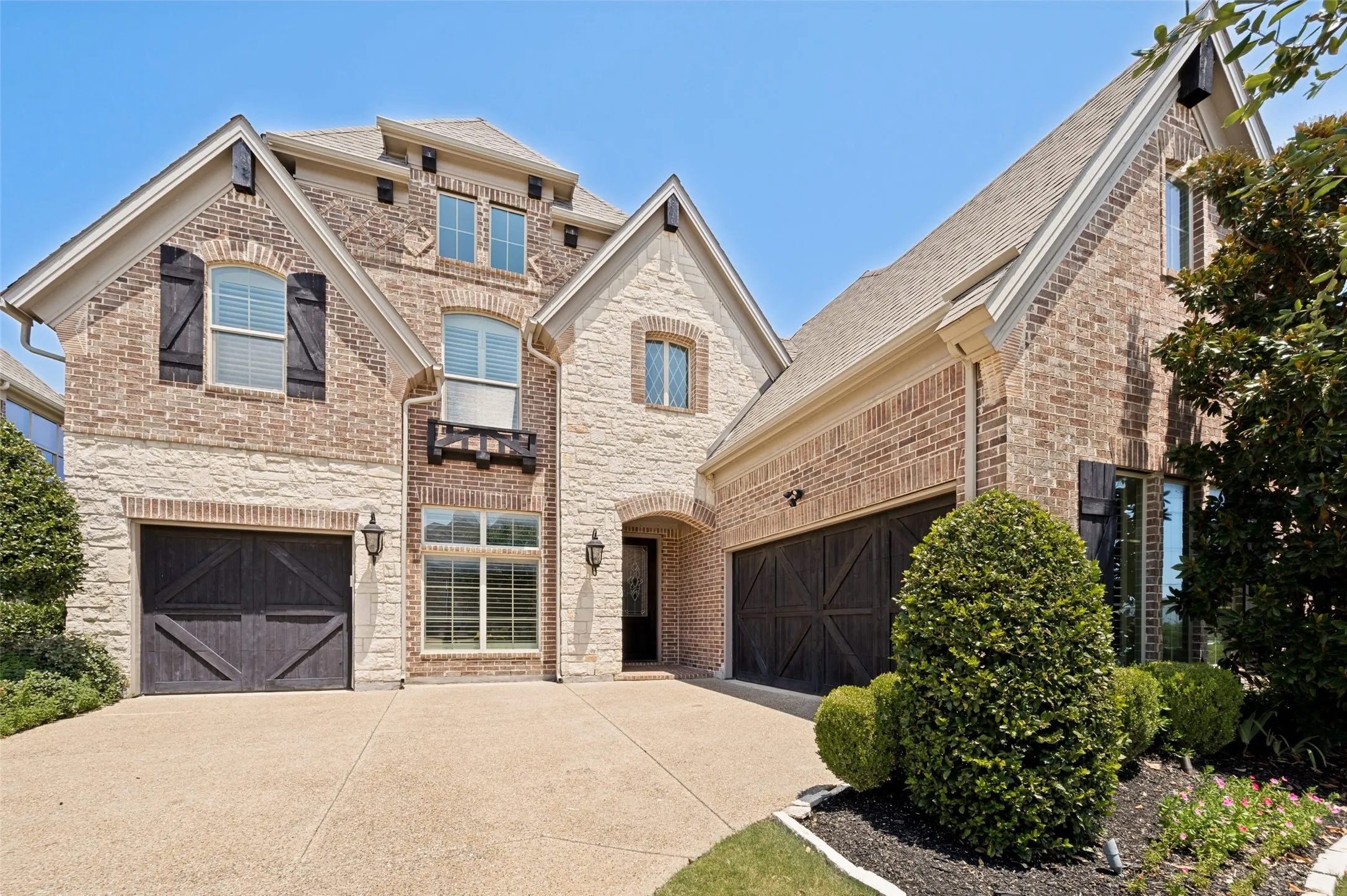Single Family Residence For Sale in Denton County , 2264 Hidalgo Lane, Frisco, Texas 75034, 5 Bedroom, 4 Bathroom, 3 Garage spaces, 4,245 Sqft, built in 2015, mls#21348186, Real Estate Agent in Frisco, Homes For Sale in Denton county, Homes For Sale in Frisco, Realtor in Frisco Texas, Real Estate Brokerage Independent Realty Texas, Luminita Cordes Realtor