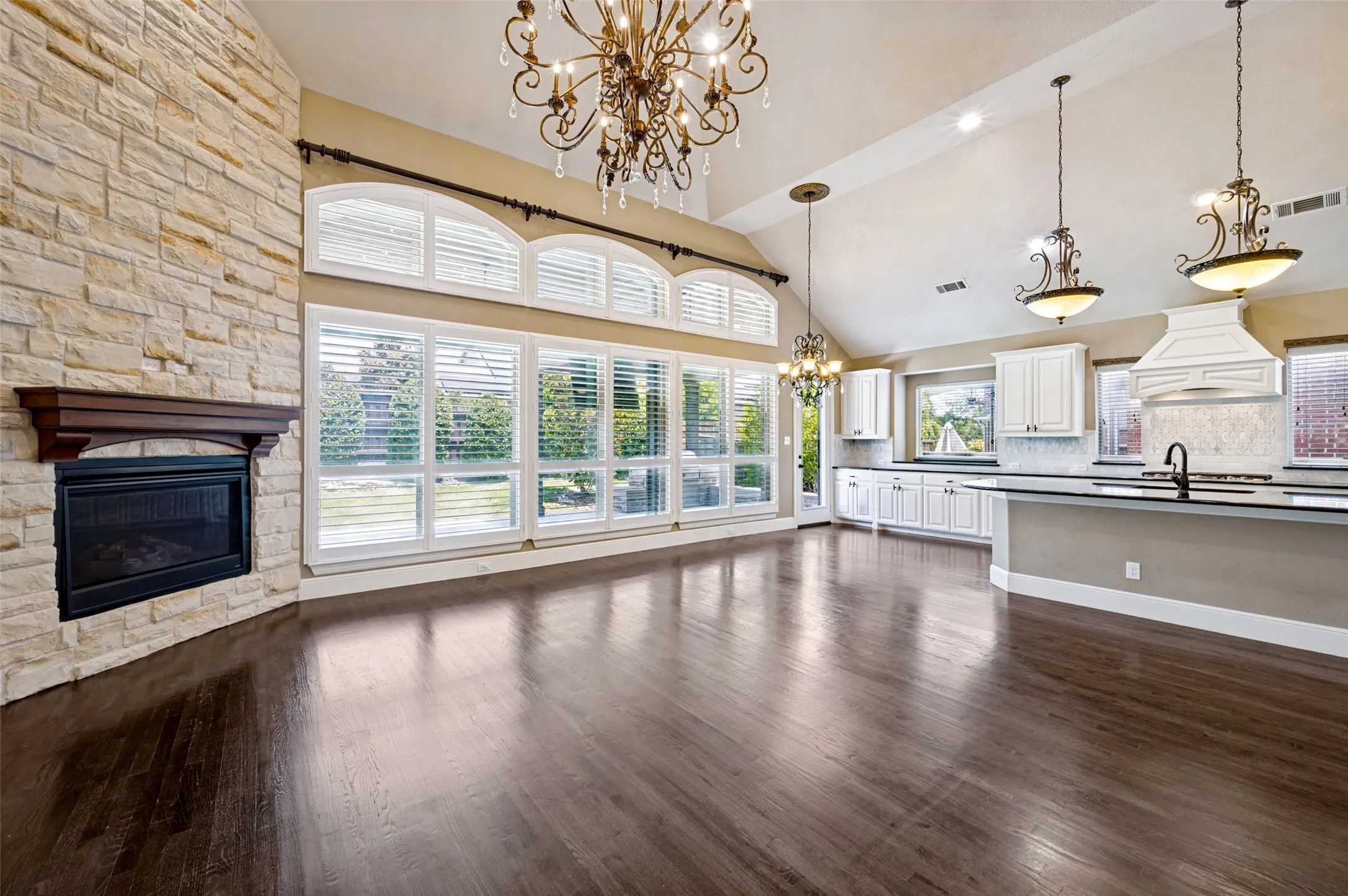 Single Family Residence For Sale in Denton County , 2264 Hidalgo Lane, Frisco, Texas 75034, 5 Bedroom, 4 Bathroom, 3 Garage spaces, 4,245 Sqft, built in 2015, mls#21348186, Real Estate Agent in Frisco, Homes For Sale in Denton county, Homes For Sale in Frisco, Realtor in Frisco Texas, Real Estate Brokerage Independent Realty Texas, Luminita Cordes Realtor