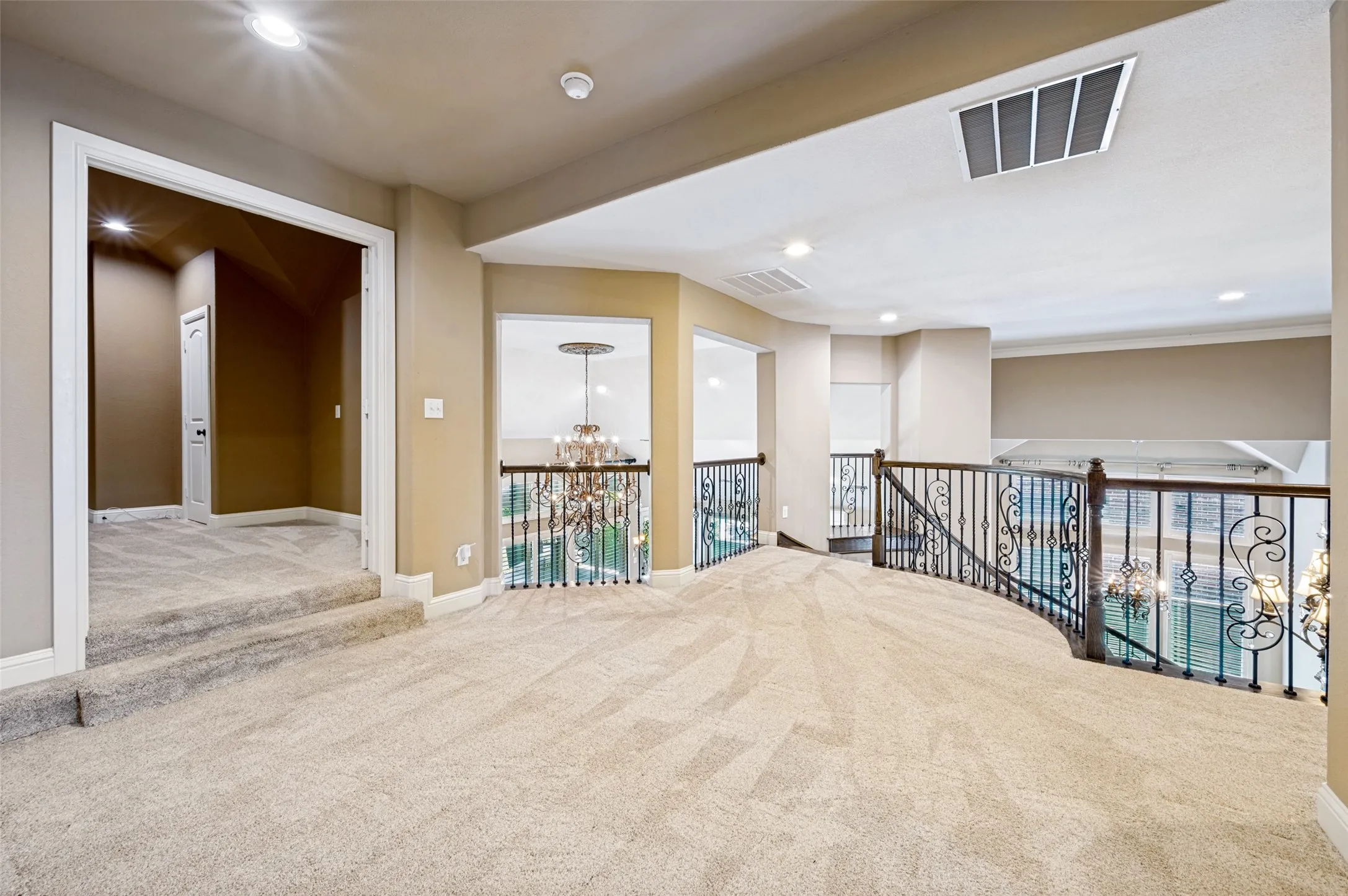 Single Family Residence For Sale in Denton County , 2264 Hidalgo Lane, Frisco, Texas 75034, 5 Bedroom, 4 Bathroom, 3 Garage spaces, 4,245 Sqft, built in 2015, mls#21348186, Real Estate Agent in Frisco, Homes For Sale in Denton county, Homes For Sale in Frisco, Realtor in Frisco Texas, Real Estate Brokerage Independent Realty Texas, Luminita Cordes Realtor